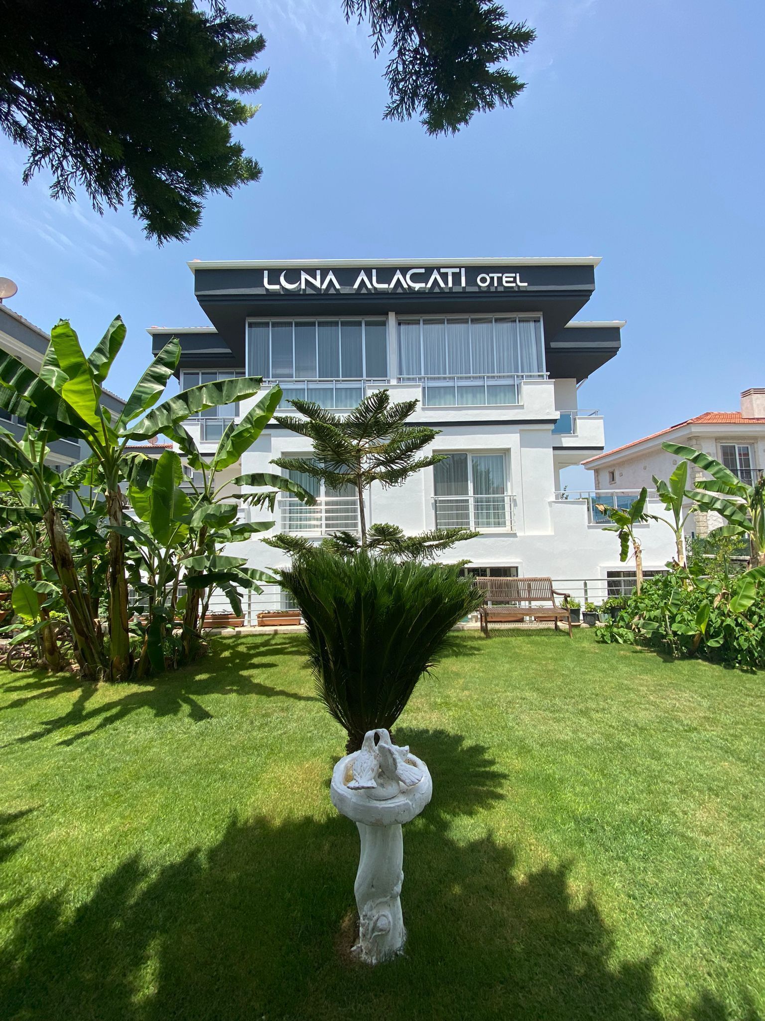 Luna Alacati Hotel