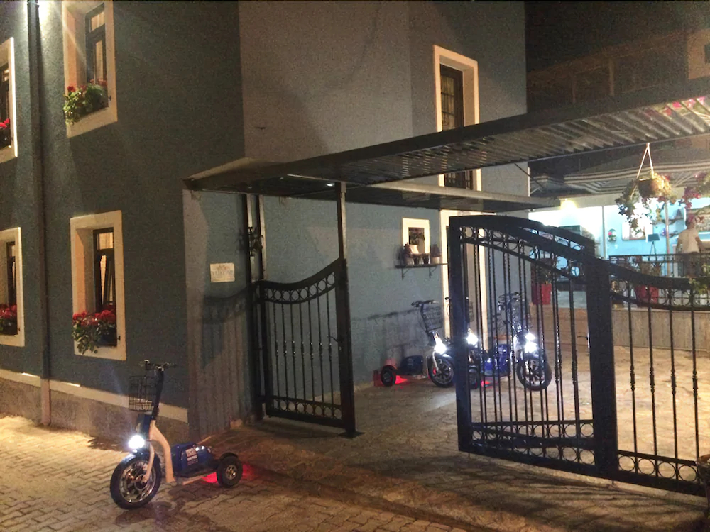 Mai Hotel