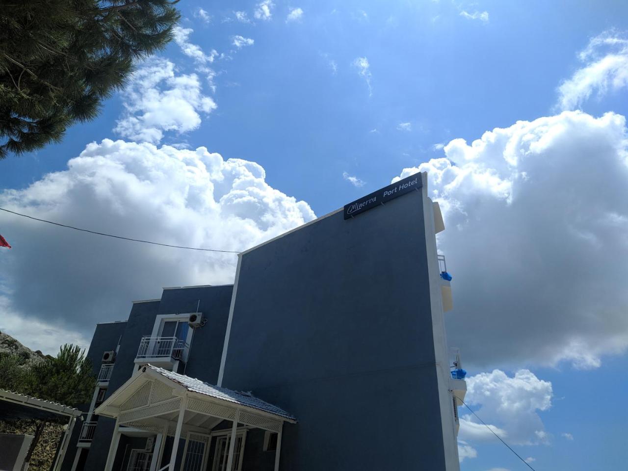 Minerva Port Hotel