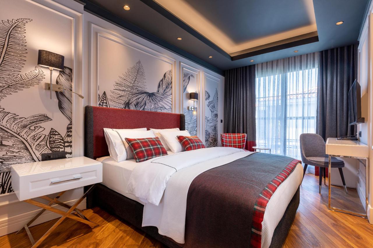 Motif Hotel
