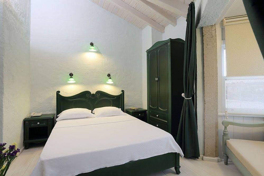 1850 Hotel