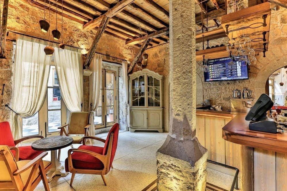 1850 Hotel