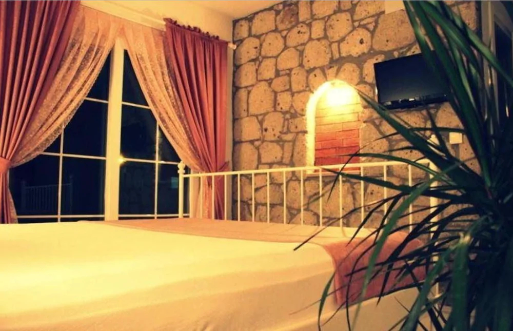 Adelfia Hotel