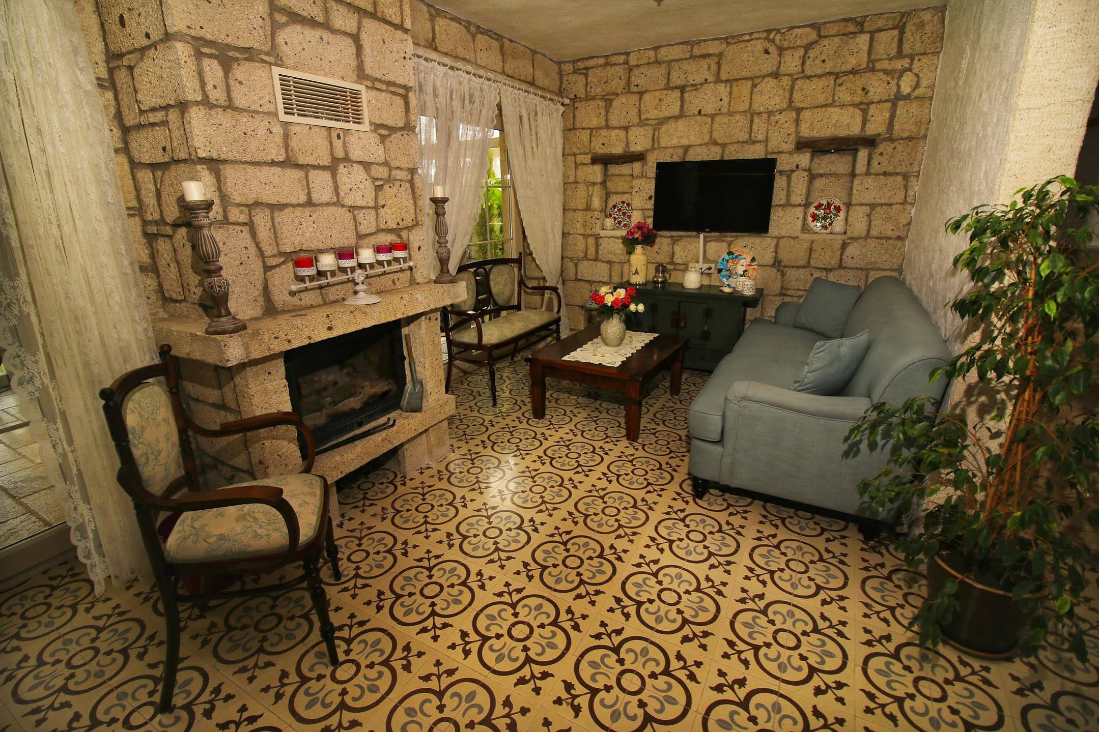 Kupina  Otel