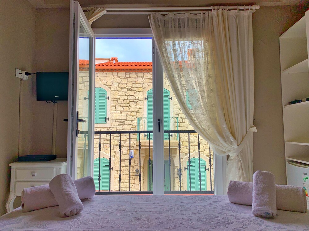 Maison D'Azur Boutique Hotel