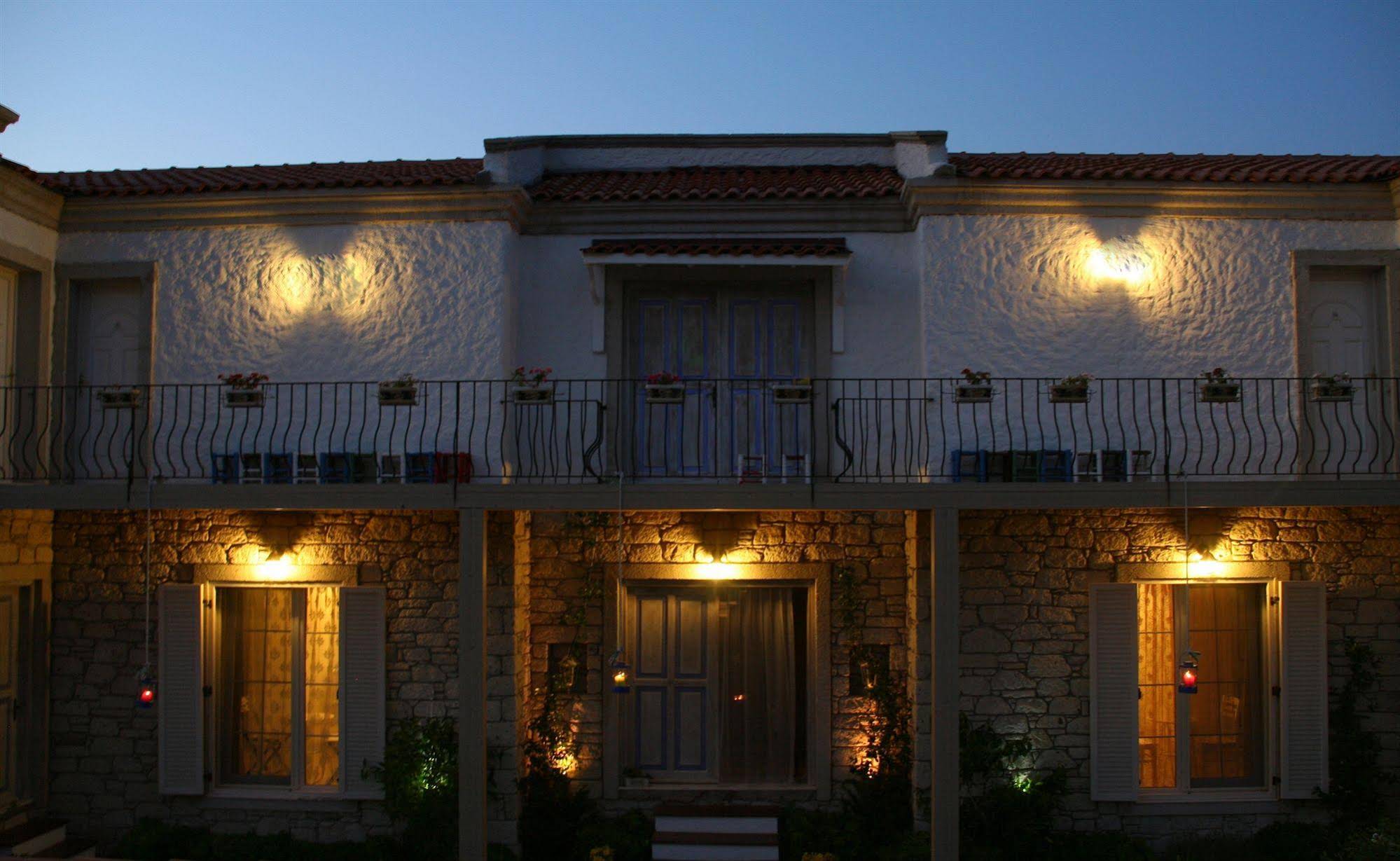 Yasemin Alacati Otel