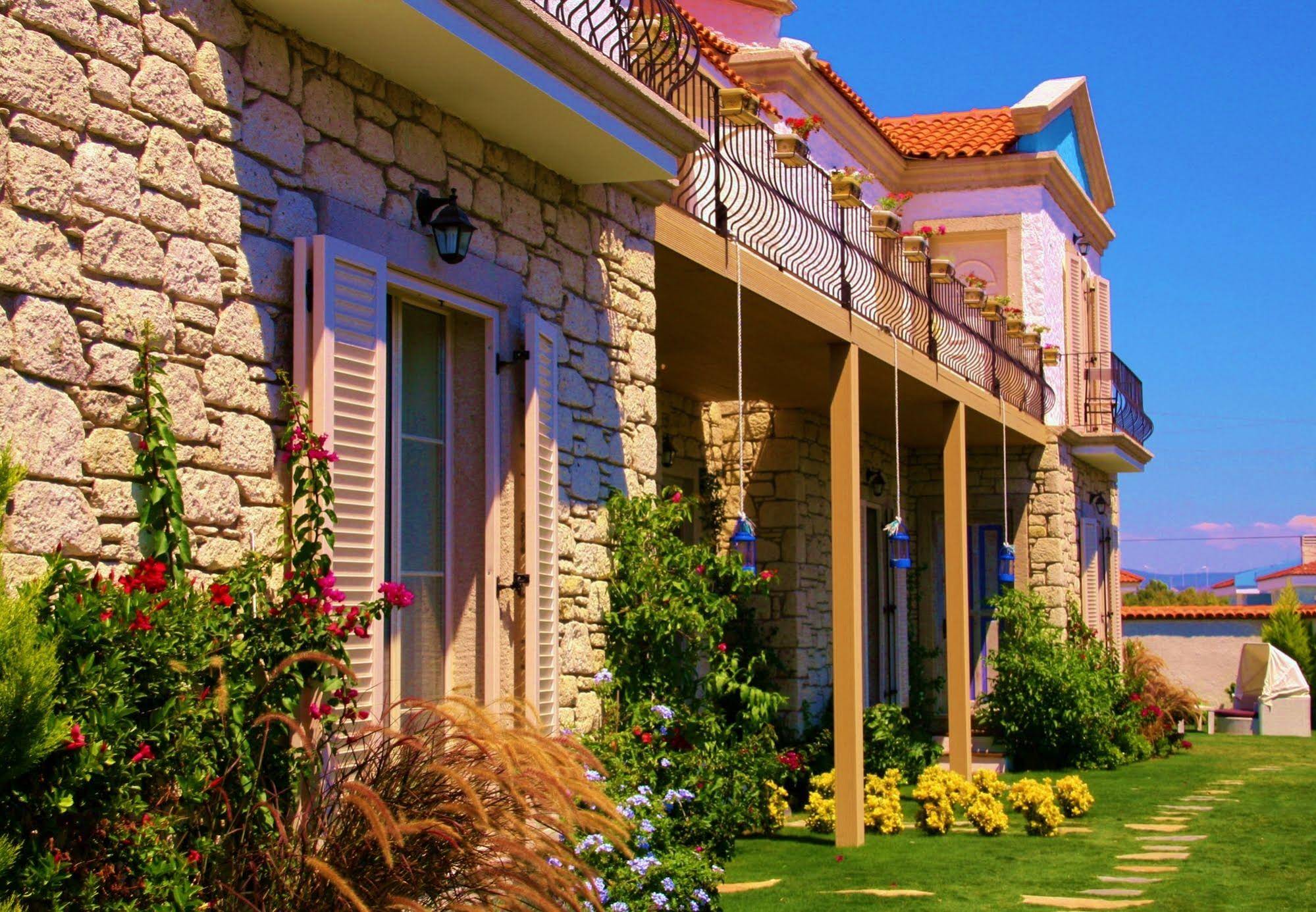 Yasemin Alacati Otel