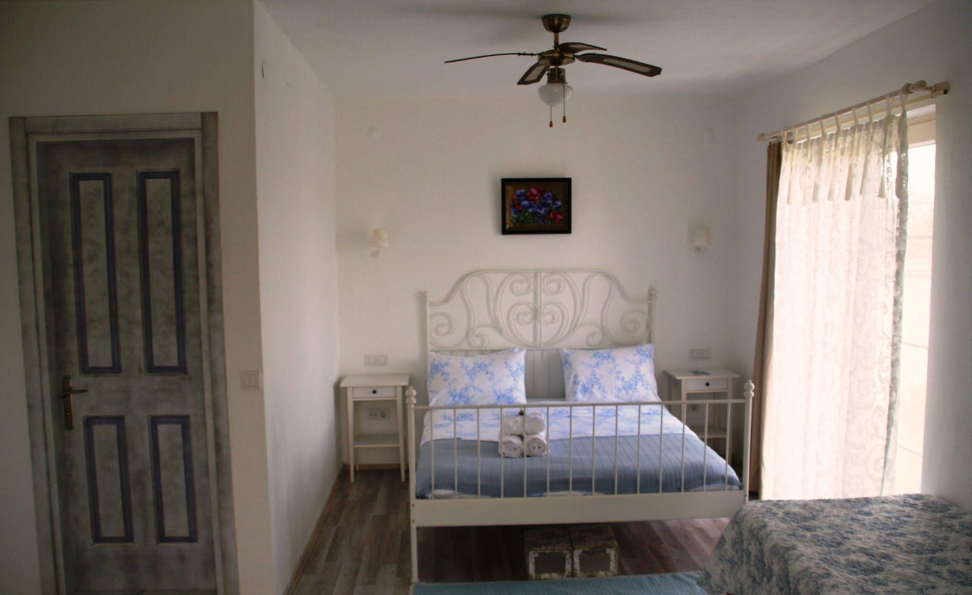 Yasemin Alacati Otel