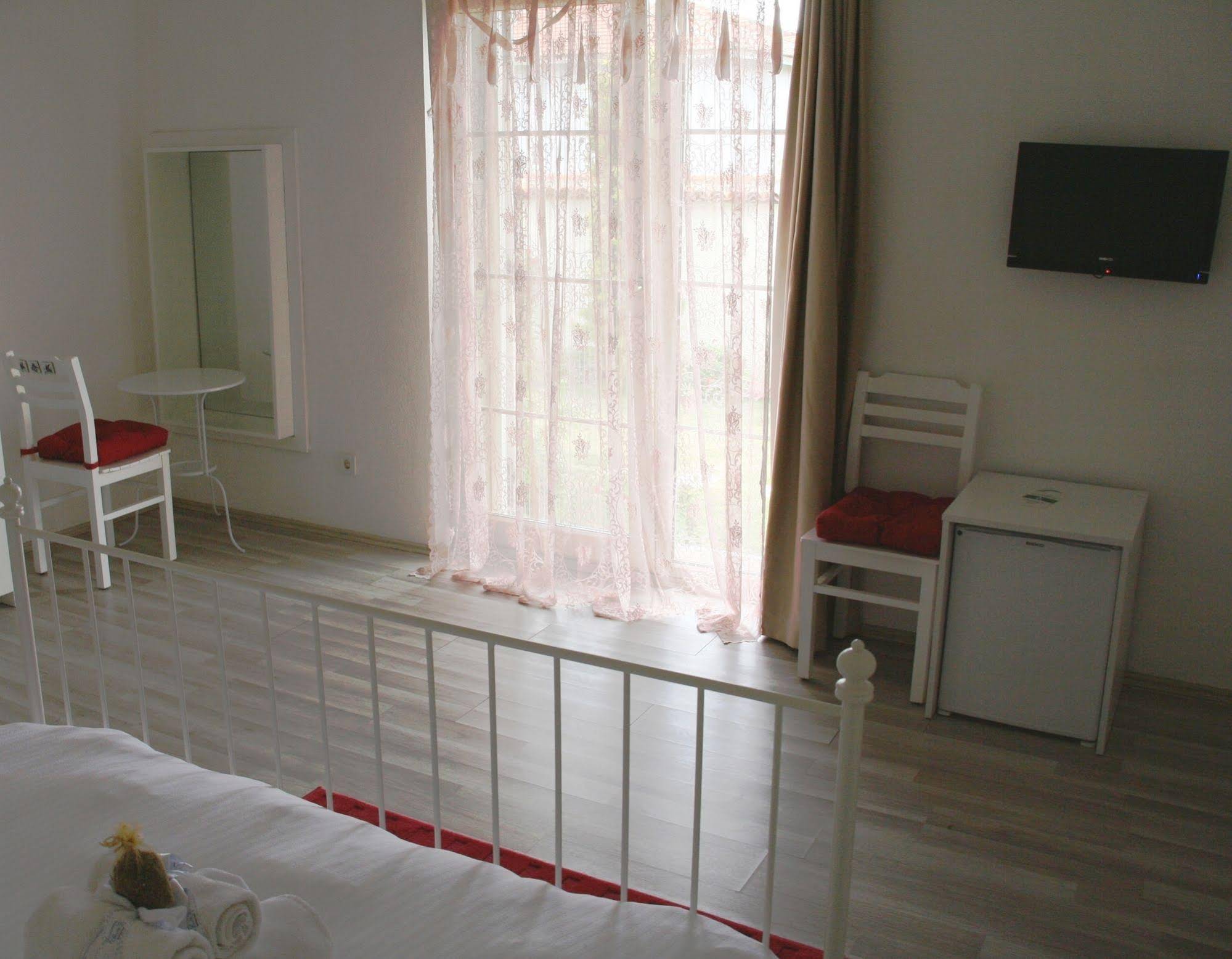 Yasemin Alacati Otel