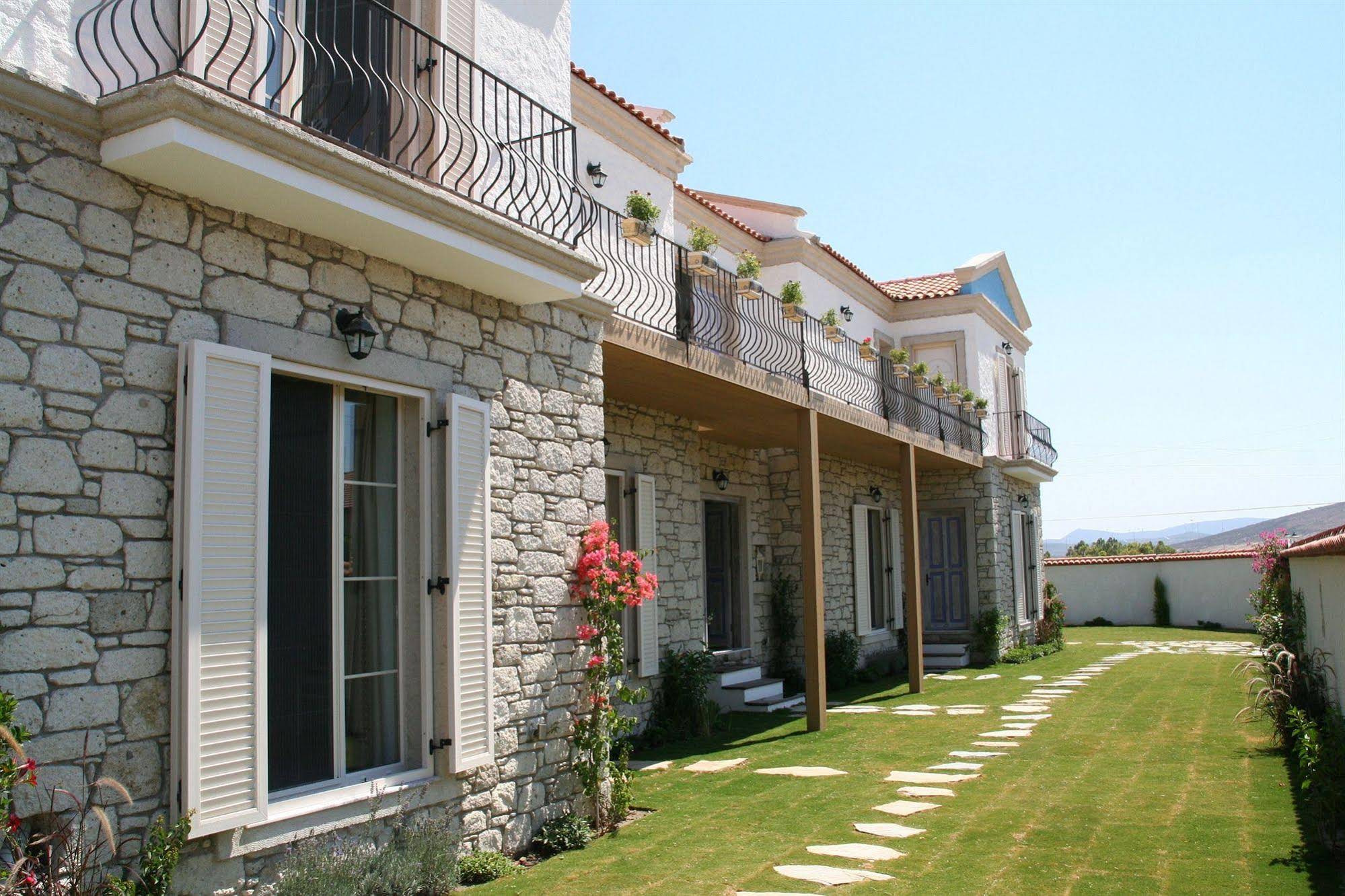 Yasemin Alacati Otel