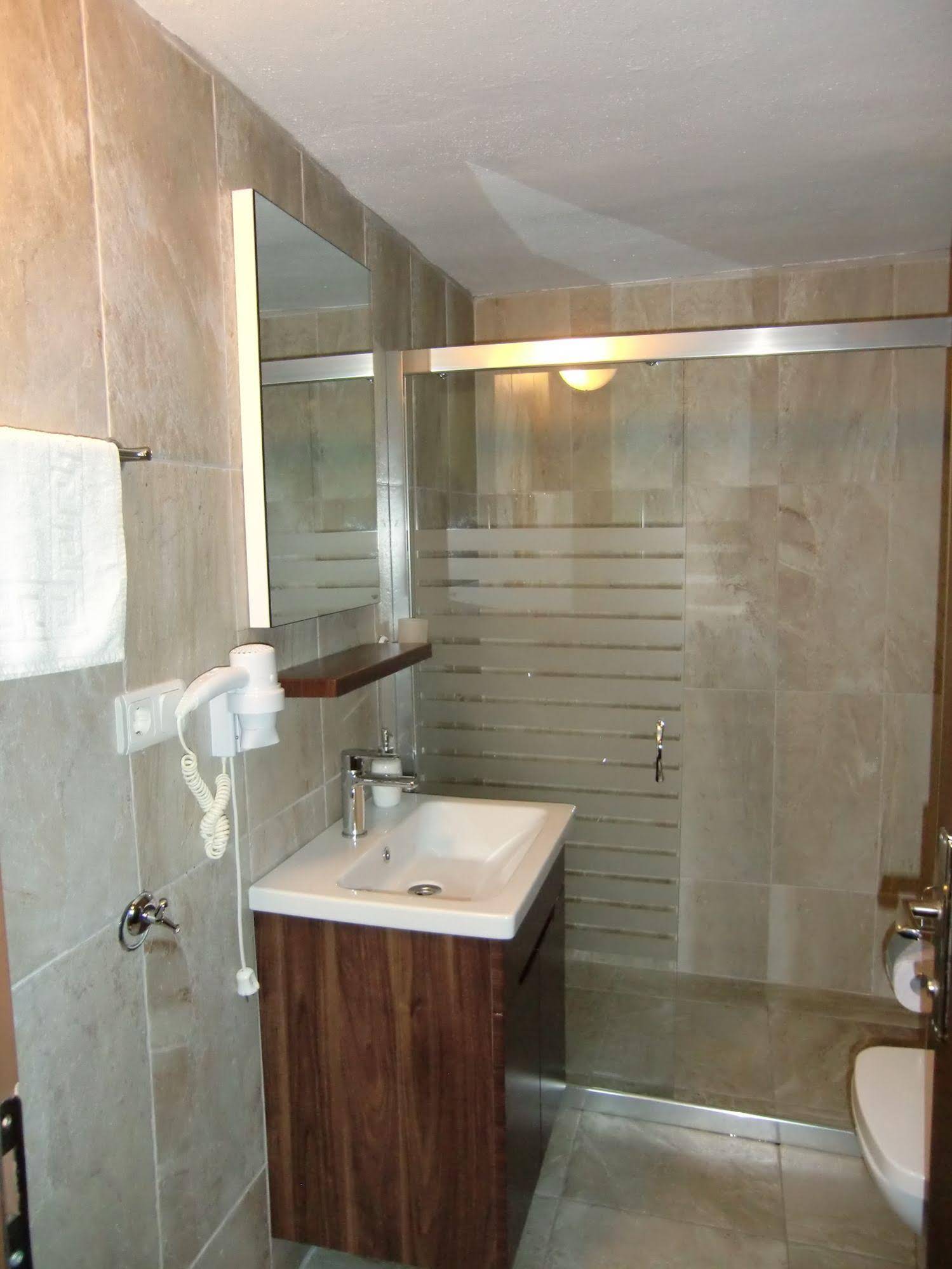 Hotel Happy Caretta
