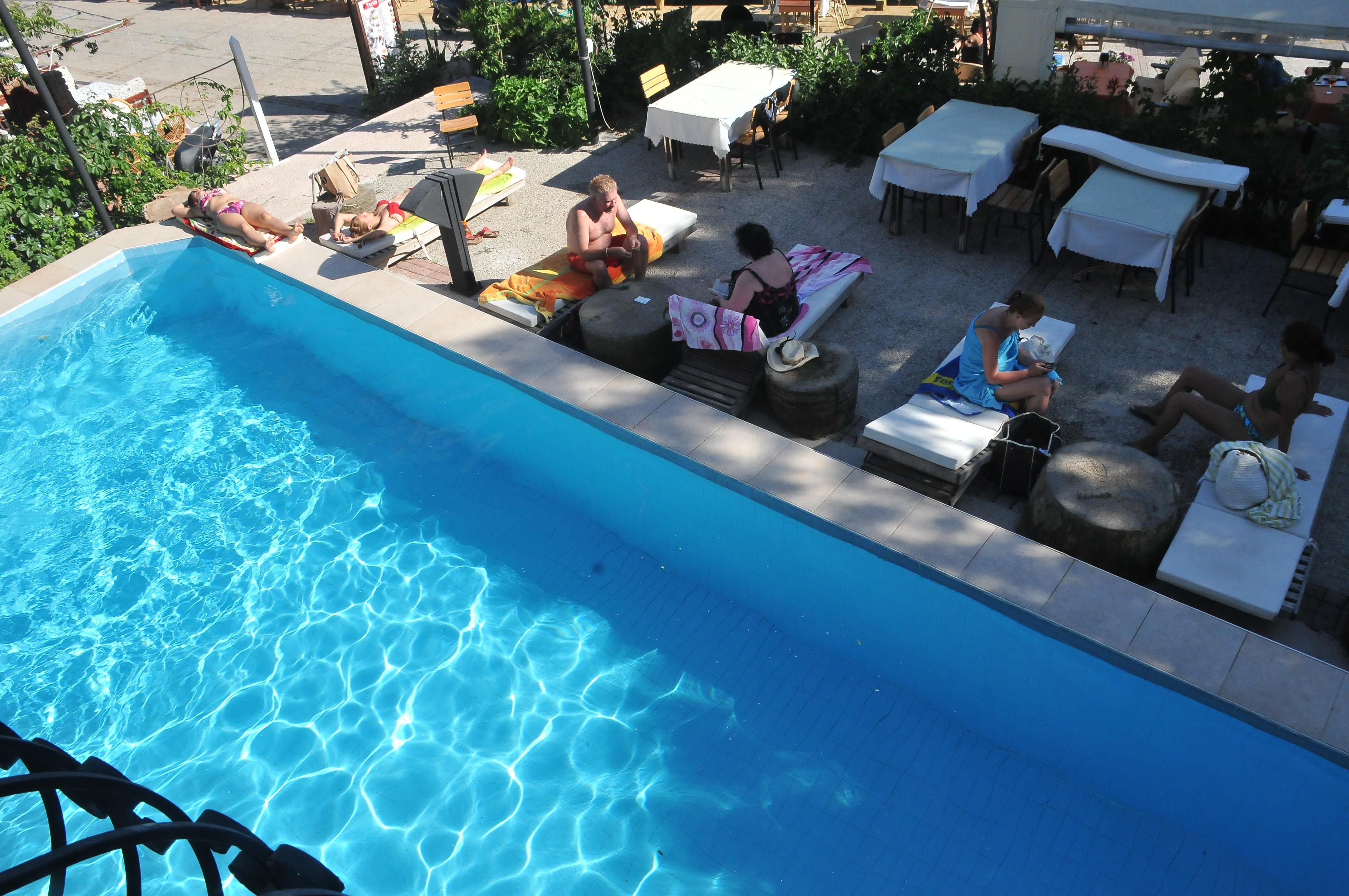 Palmyra Hotel & Sky Lounge