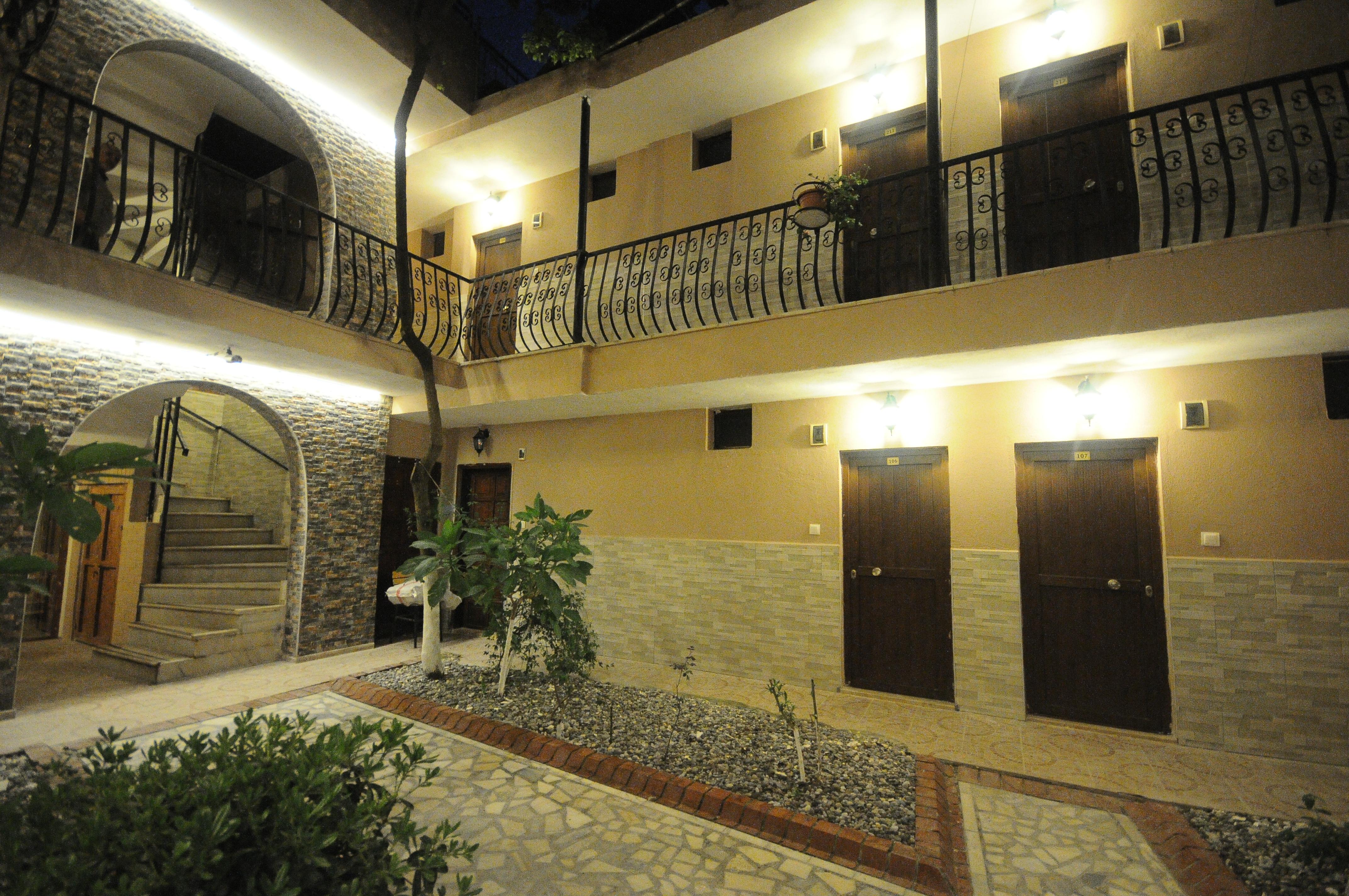 Palmyra Hotel & Sky Lounge