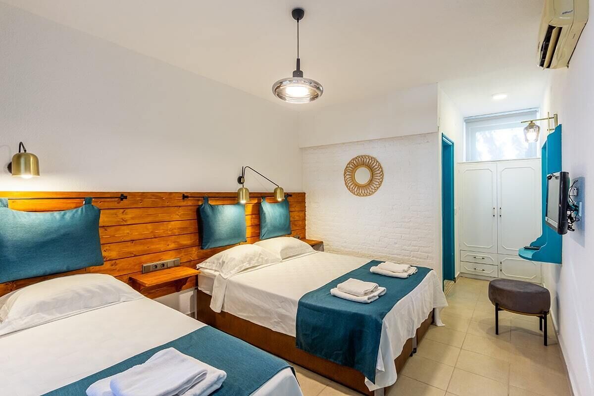 Avlu Butik Otel Palamutbuku