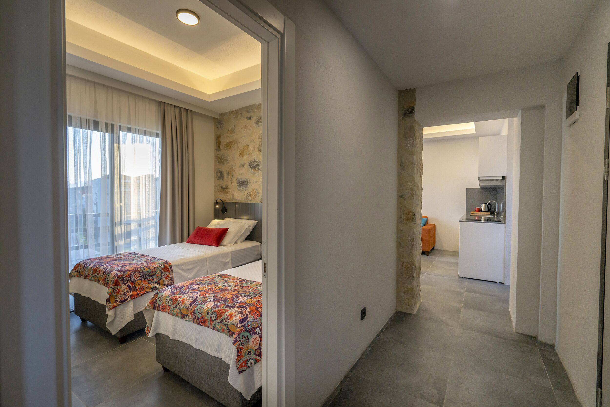 Dadya Bora Hotel