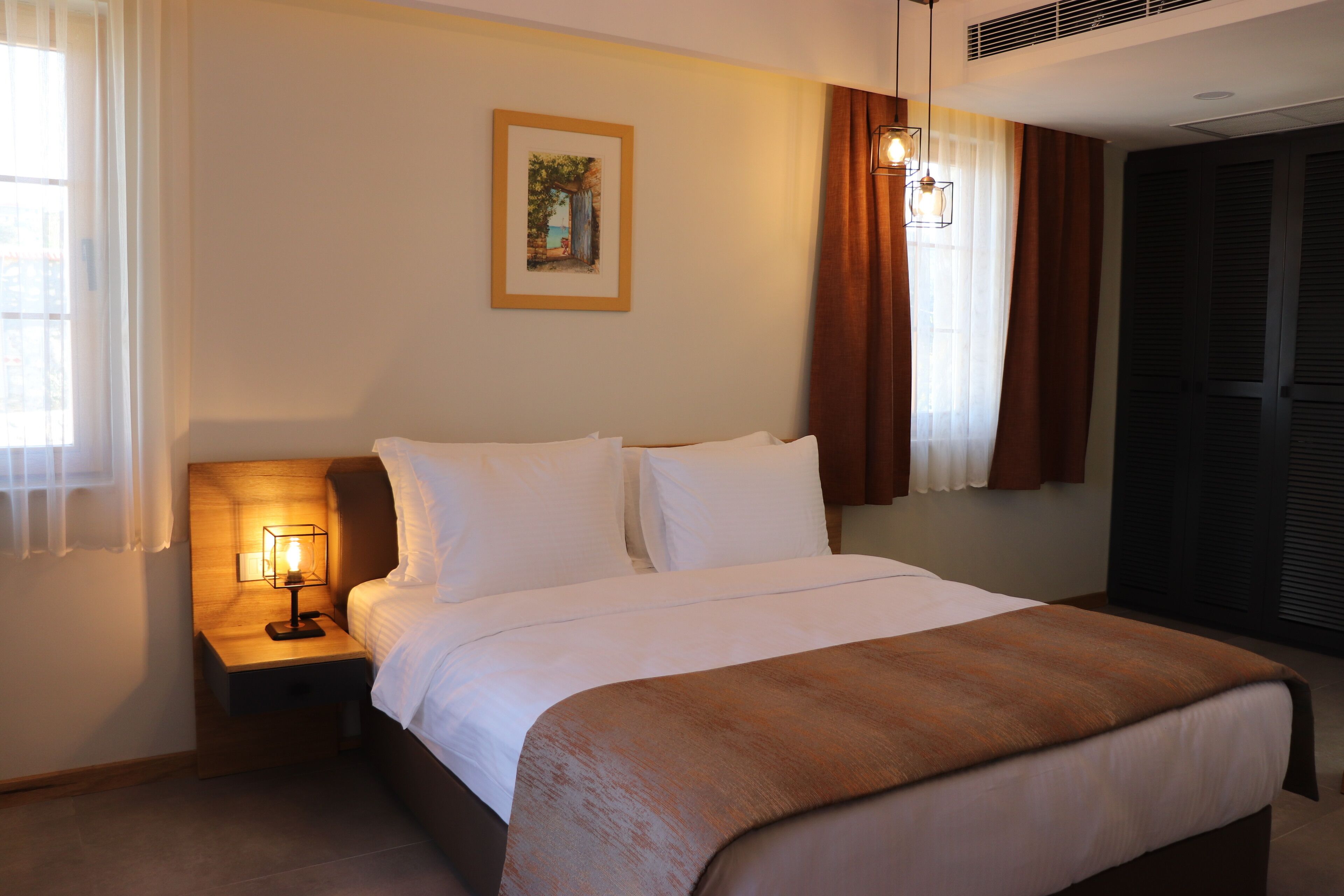 Zeyt Inn Hotel