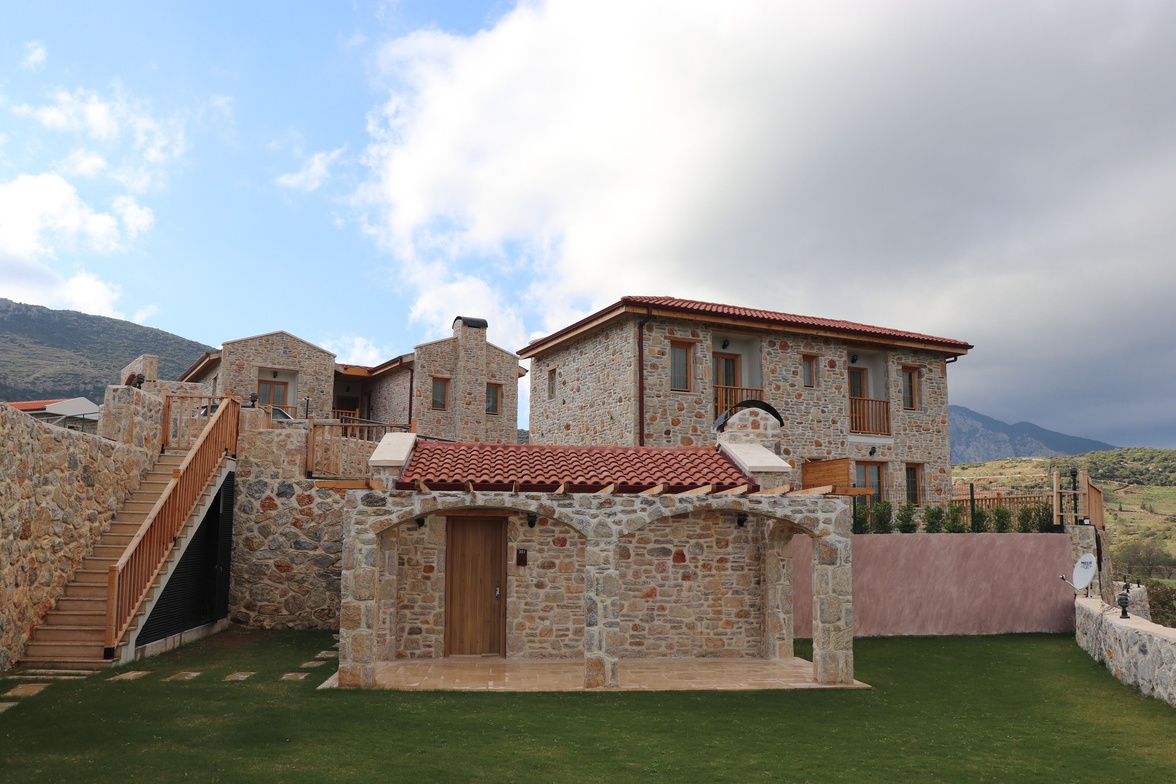 Zeyt Inn Hotel
