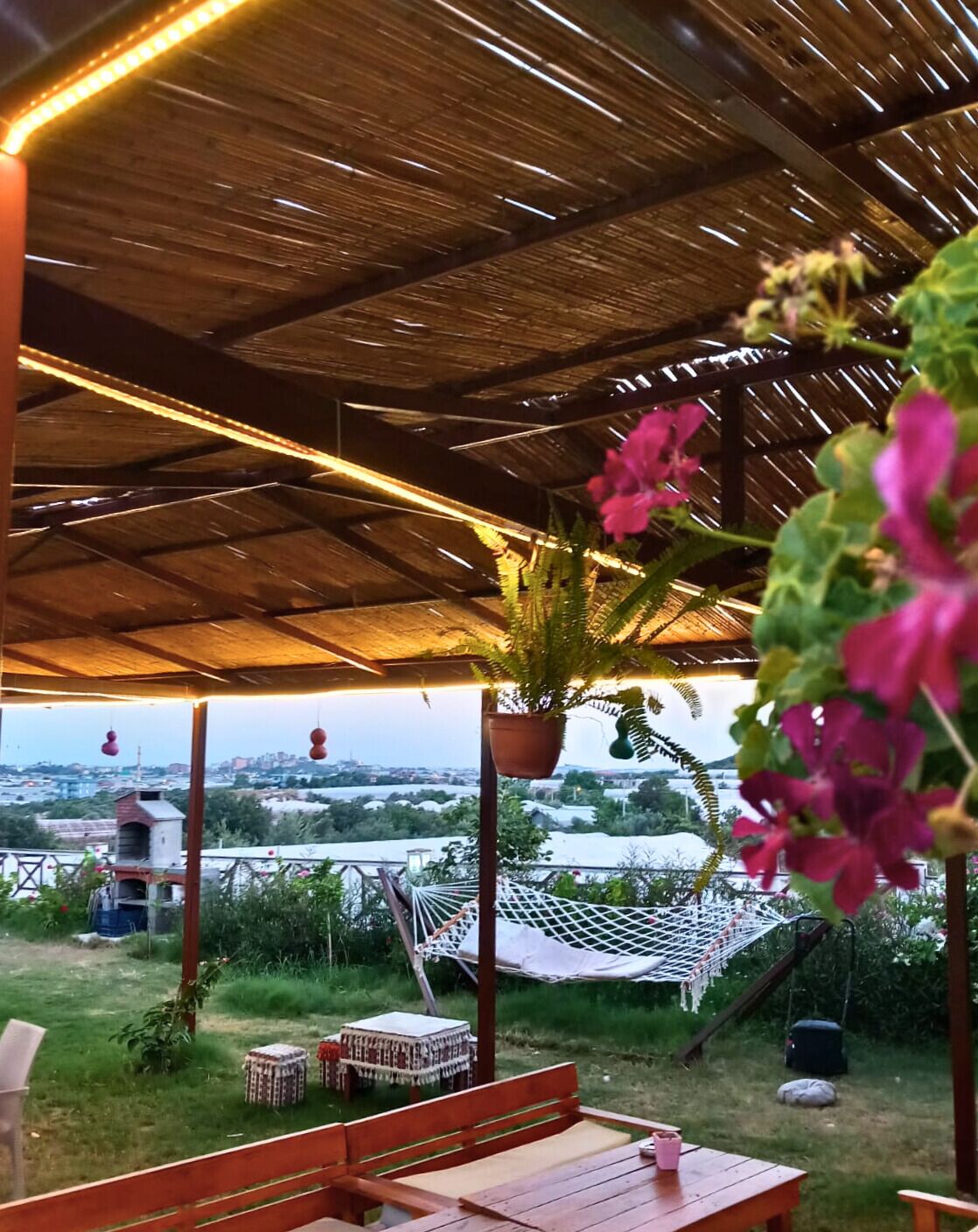 Bu Bungalow Hotel