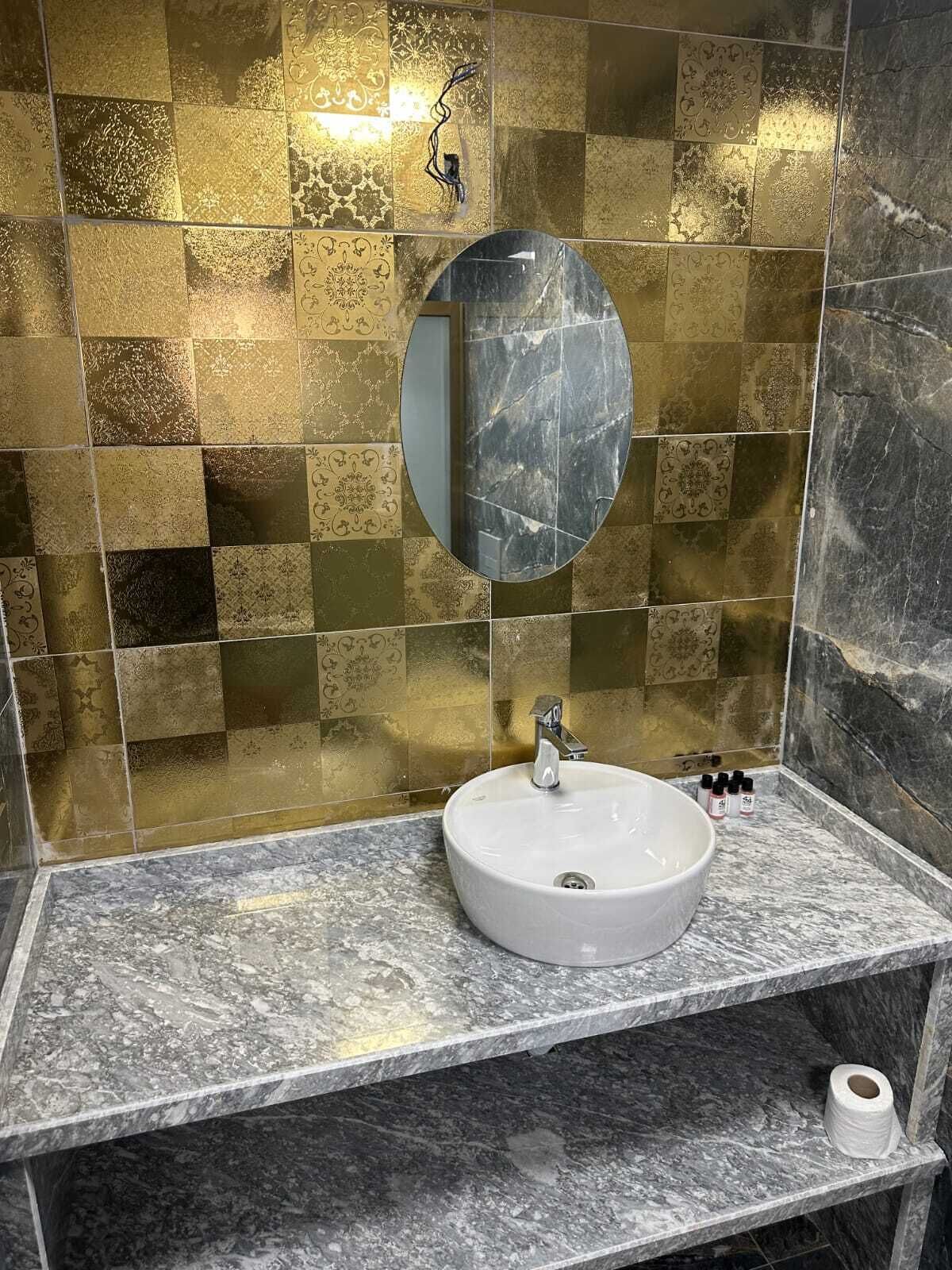 44 Hotel