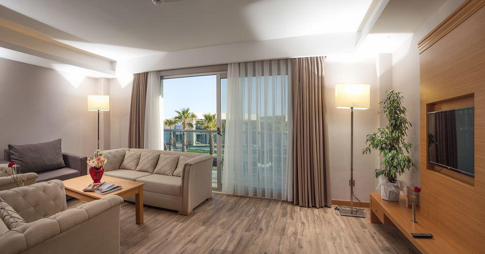 Aquasis De Luxe Resort & Spa