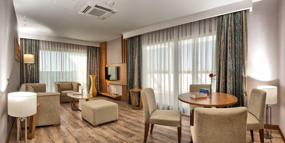 Aquasis De Luxe Resort & Spa