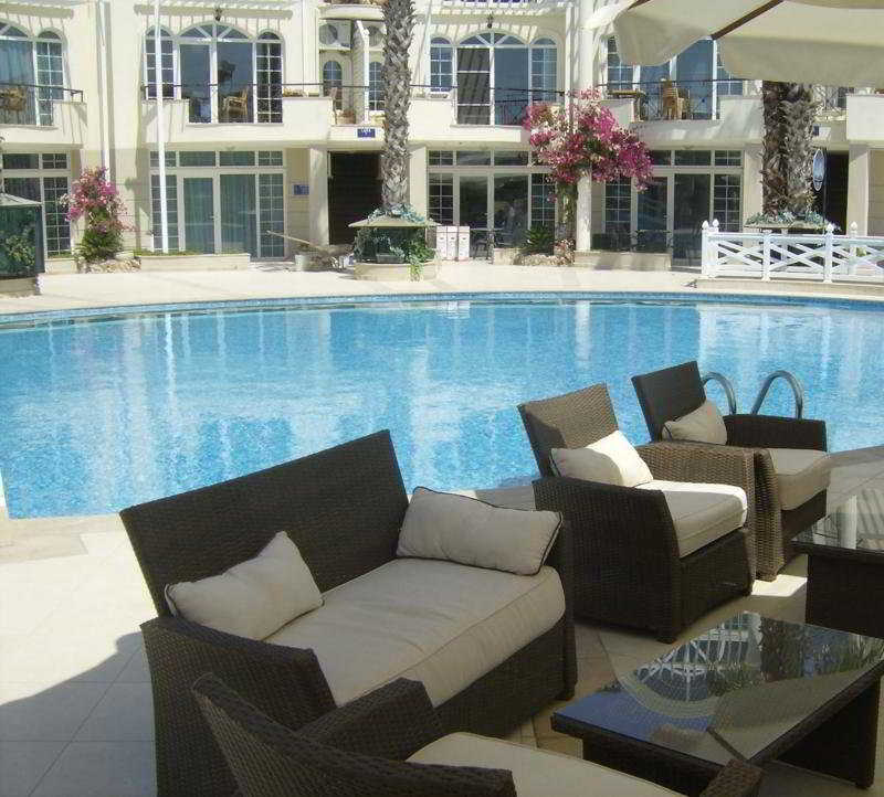 Seahorse Deluxe & Residences