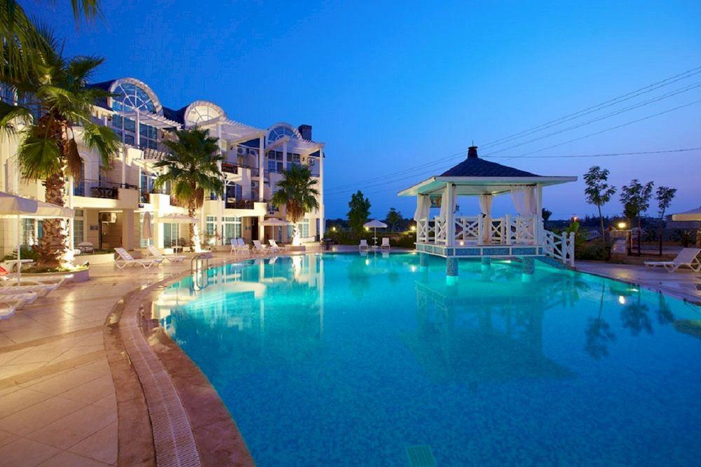 Seahorse Deluxe & Residences