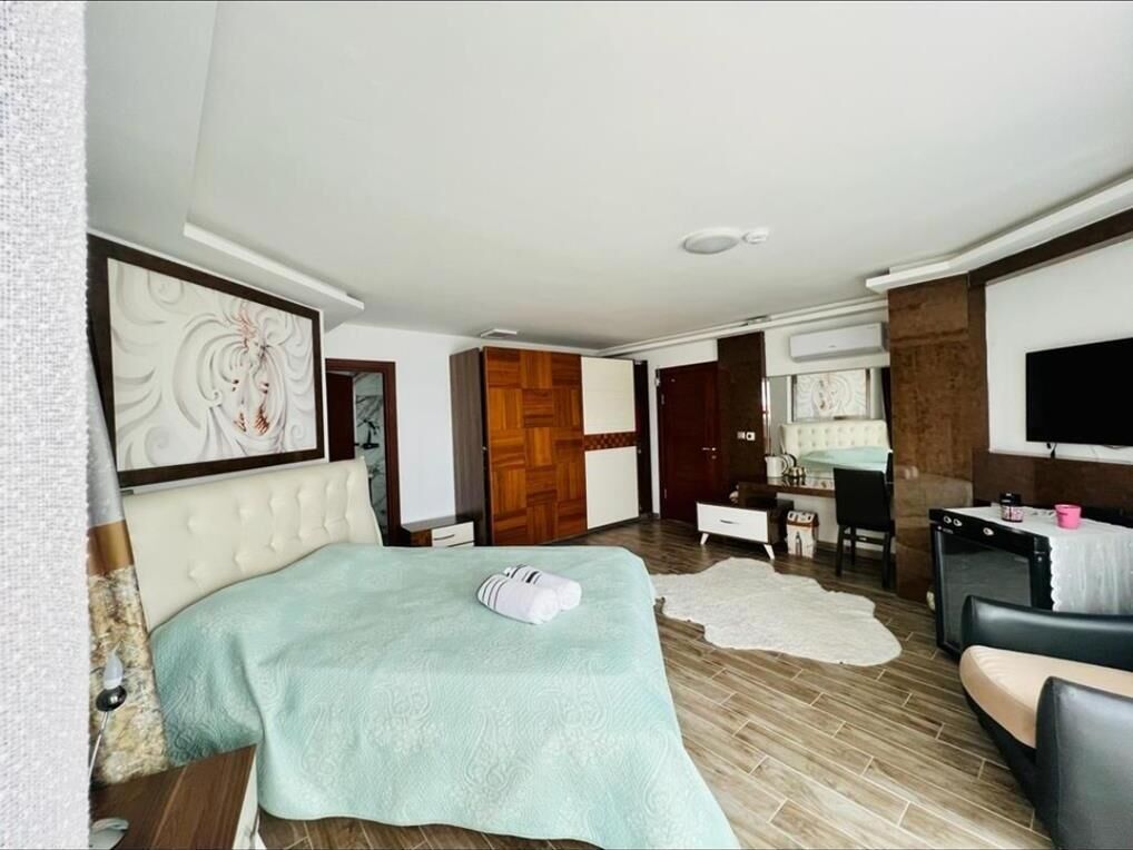 Ellawilla Suit House