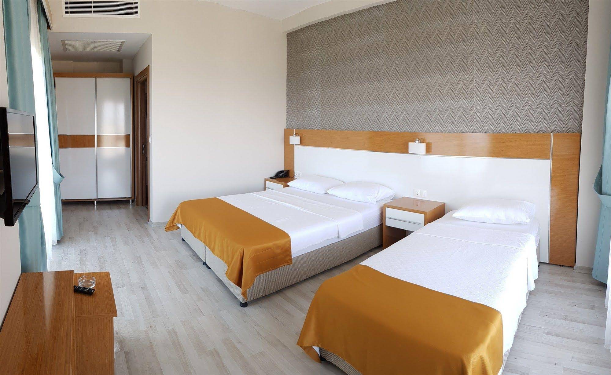 Santana Life Otel