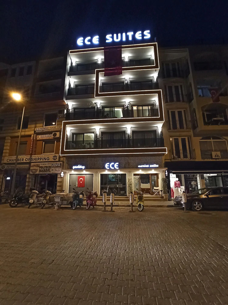 Ece Marina Suit