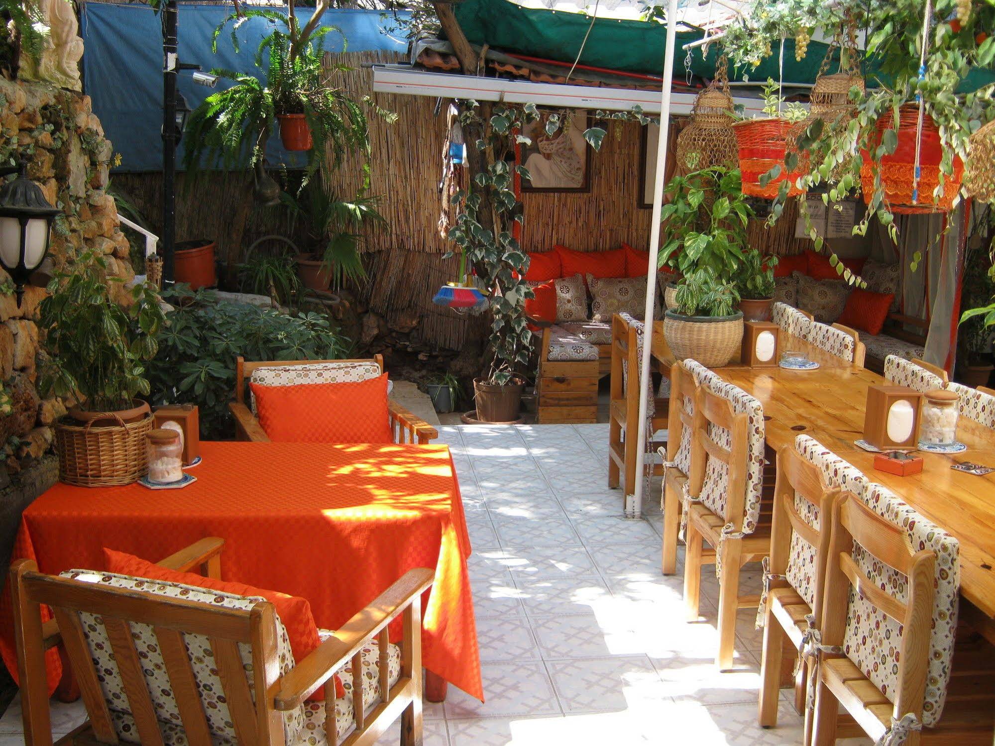 Ferah Pension Monica's Place