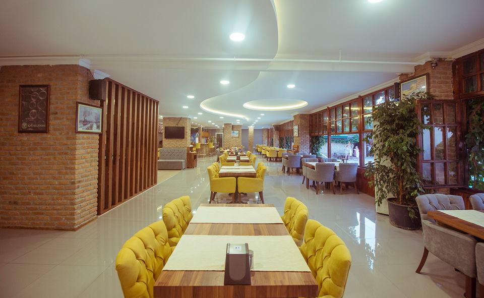 Han Deluxe Hotel & Suites