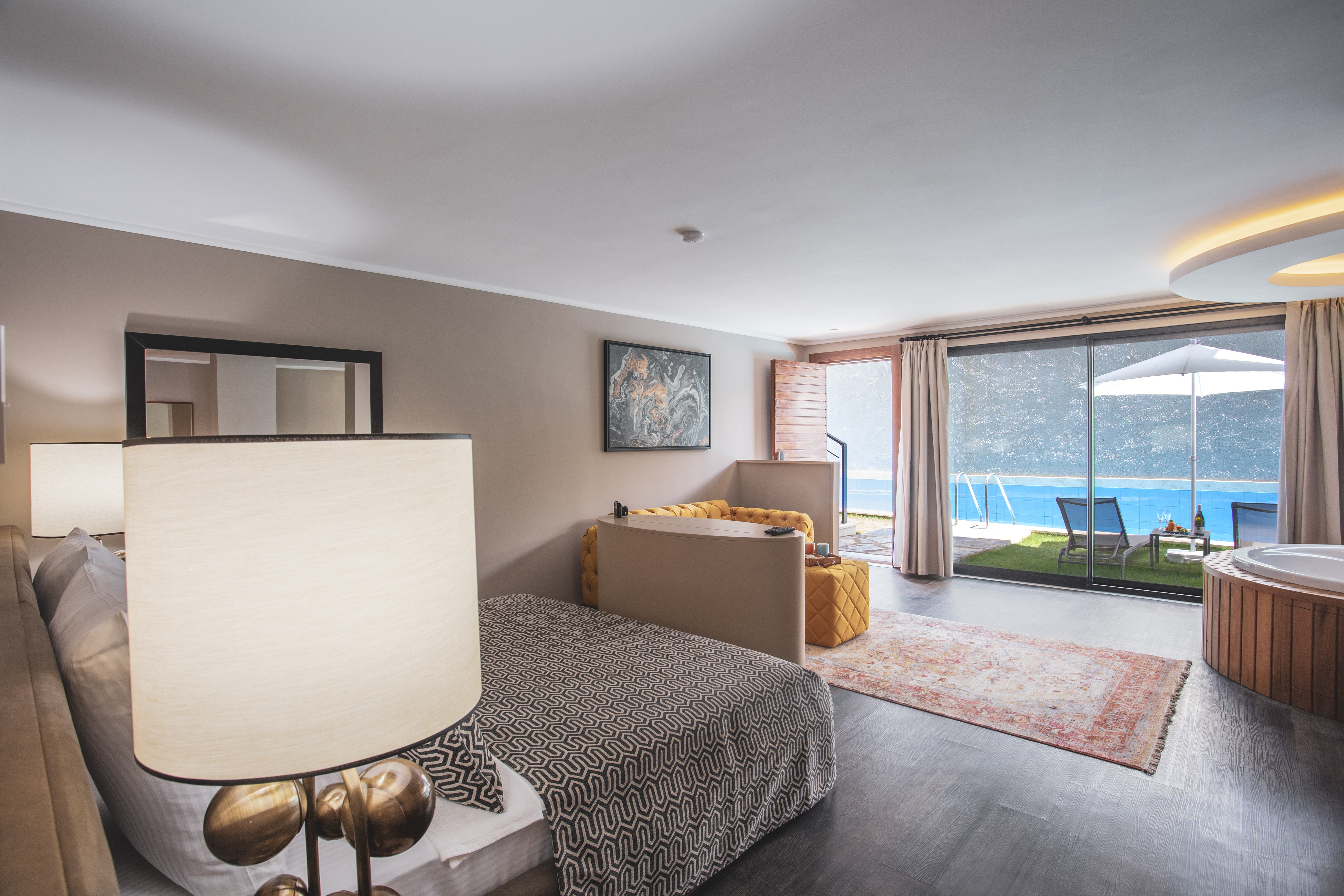 Orka Cove Hotel Penthouse & Suites