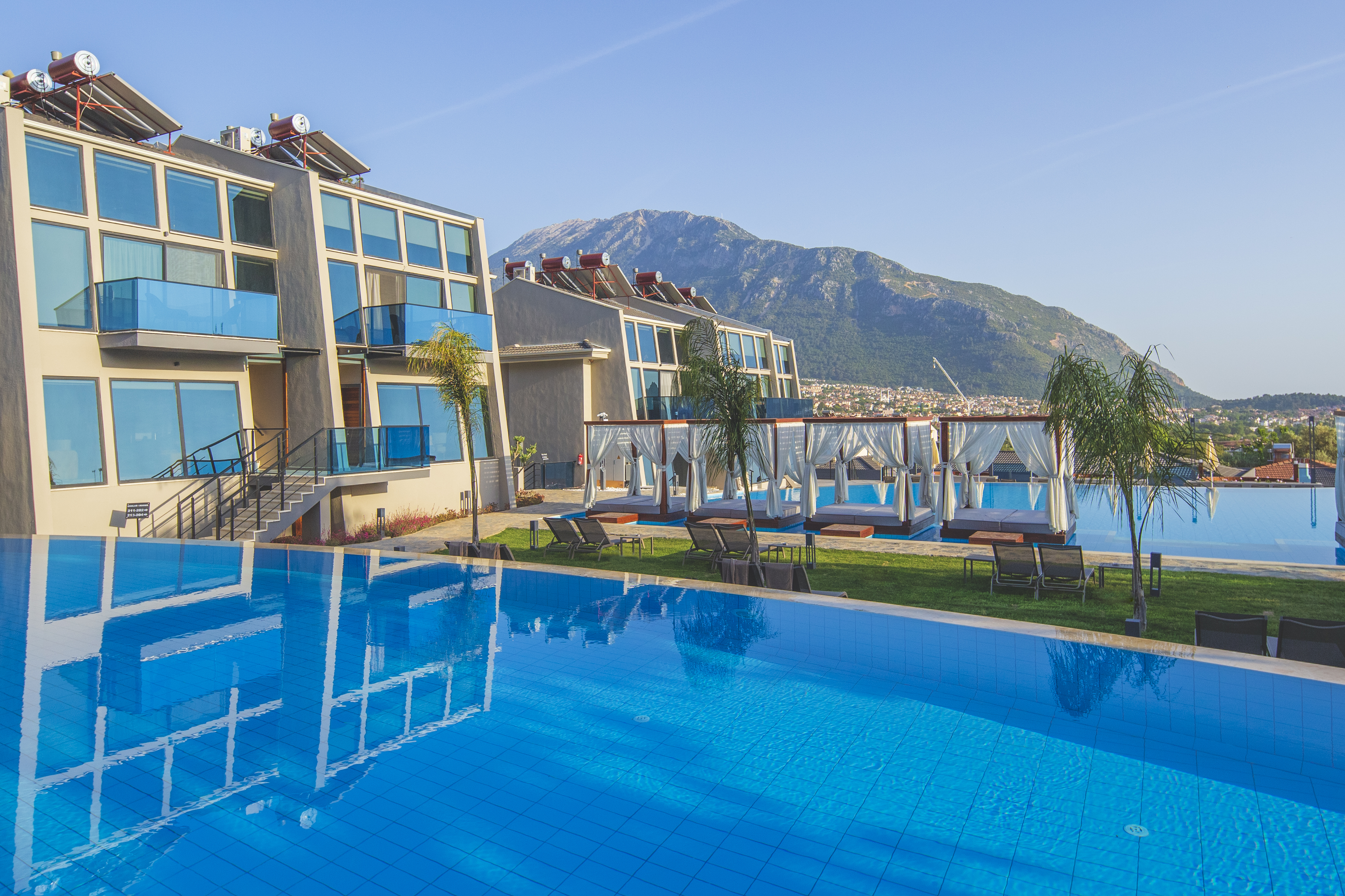 Orka Cove Hotel Penthouse & Suites