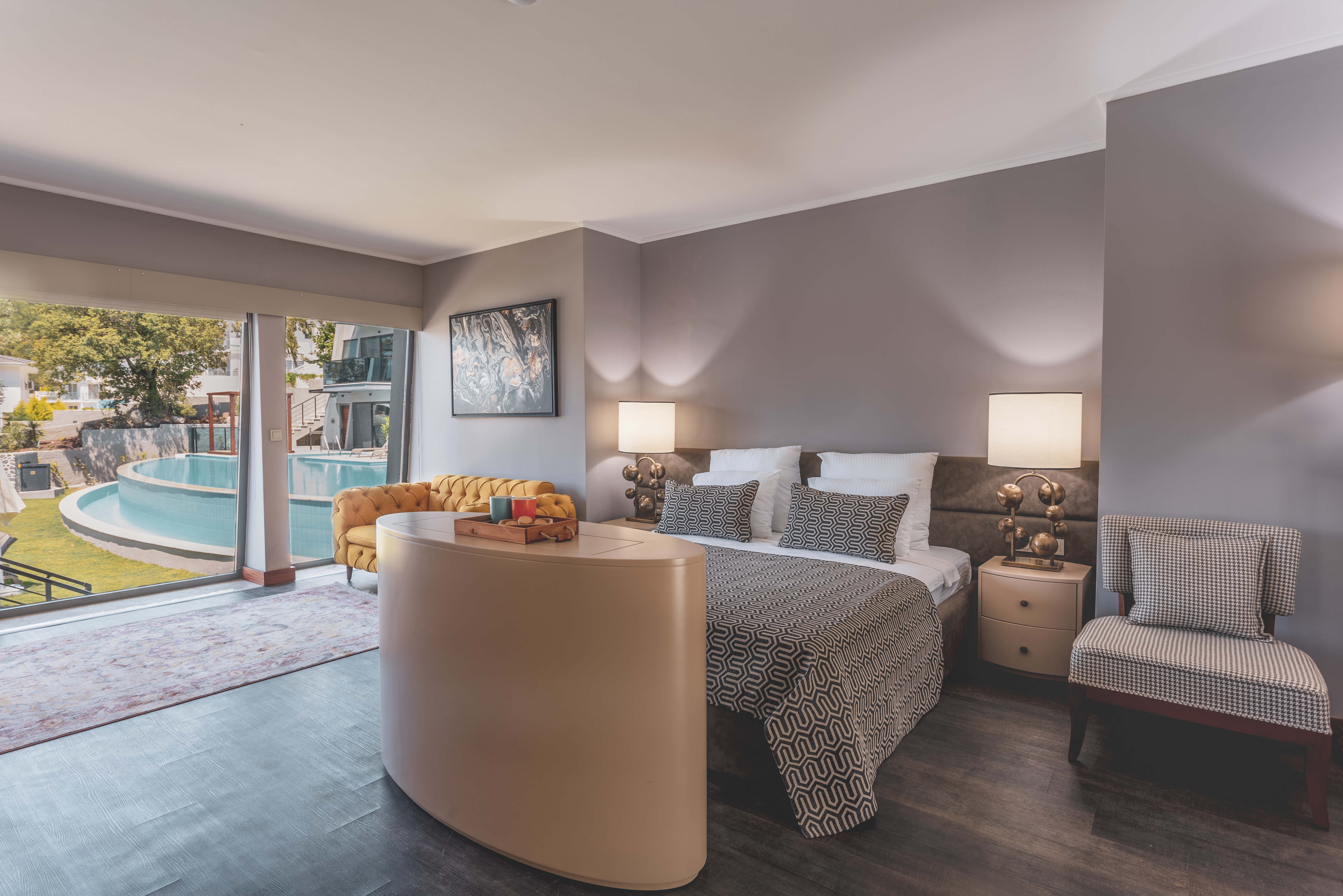 Orka Cove Hotel Penthouse & Suites