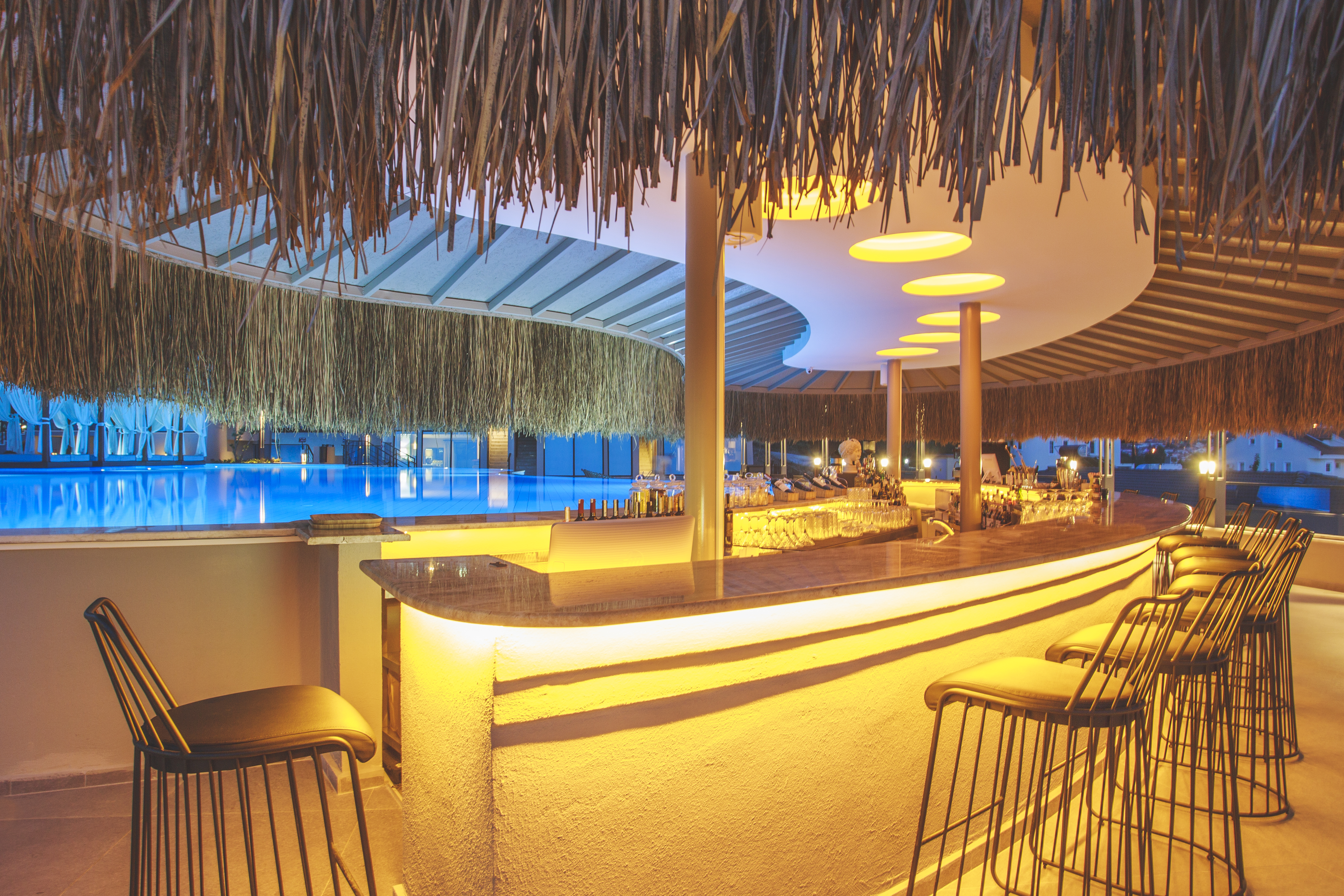 Orka Cove Hotel Penthouse & Suites