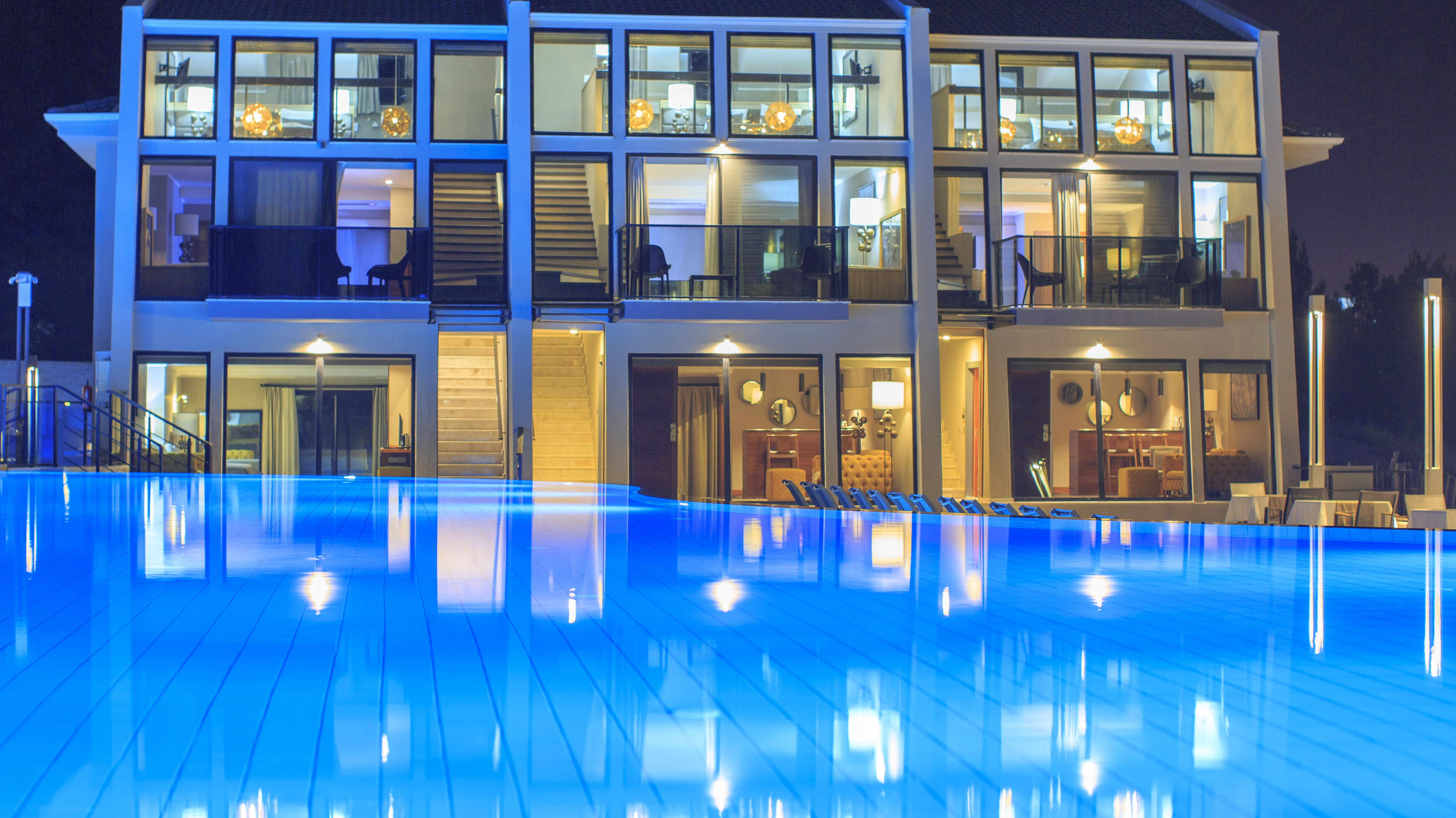 Orka Cove Hotel Penthouse & Suites