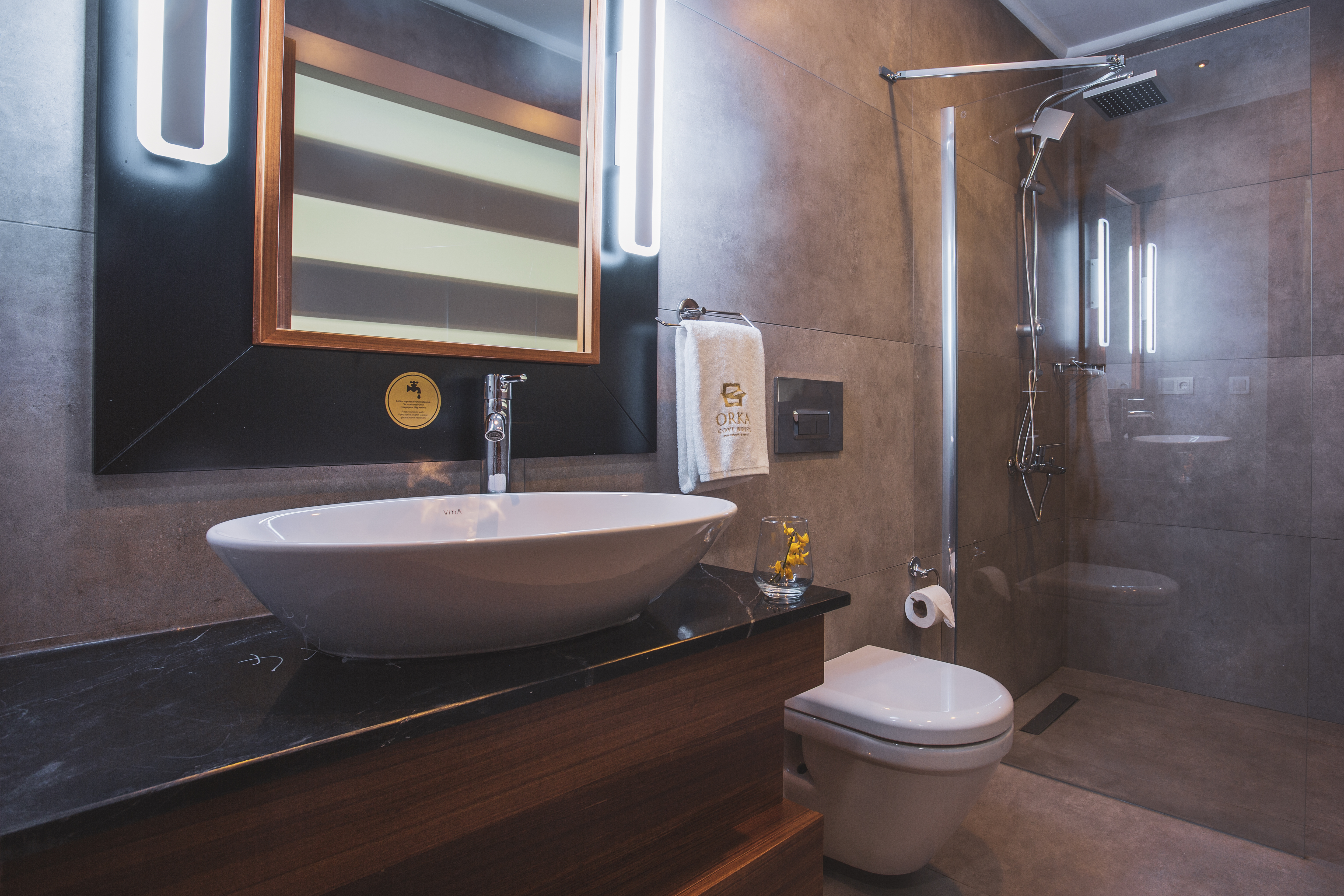 Orka Cove Hotel Penthouse & Suites