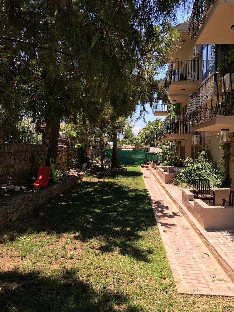 Poppy Apartments