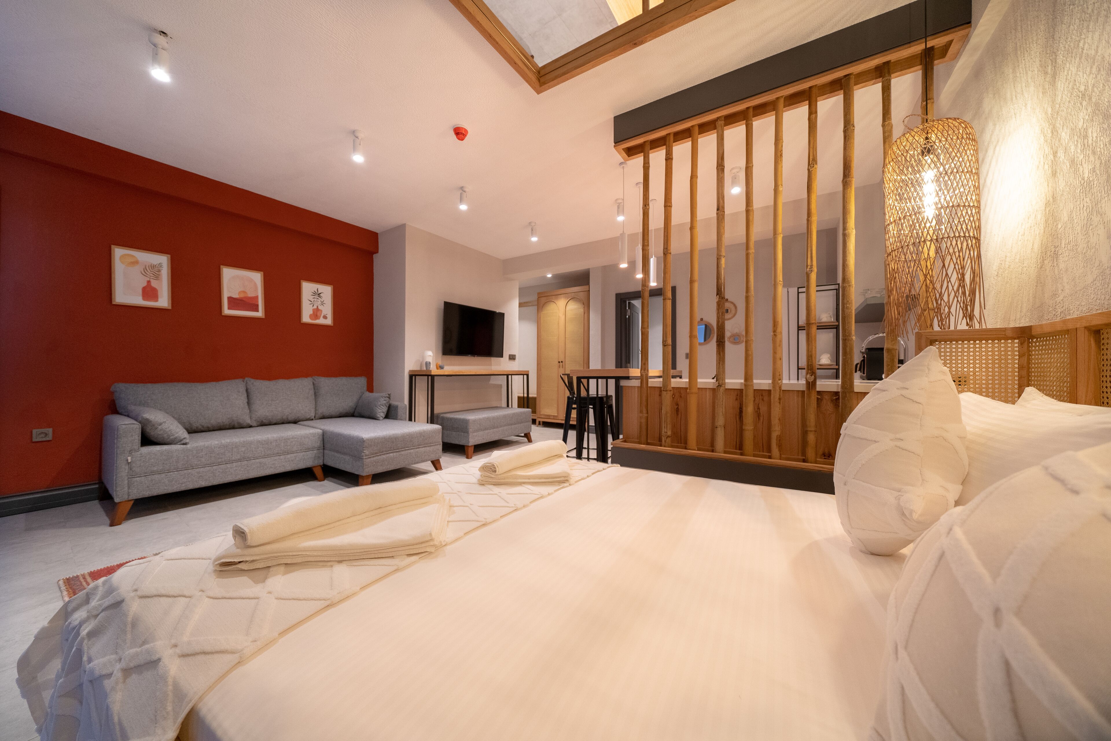 Reddoors Suites