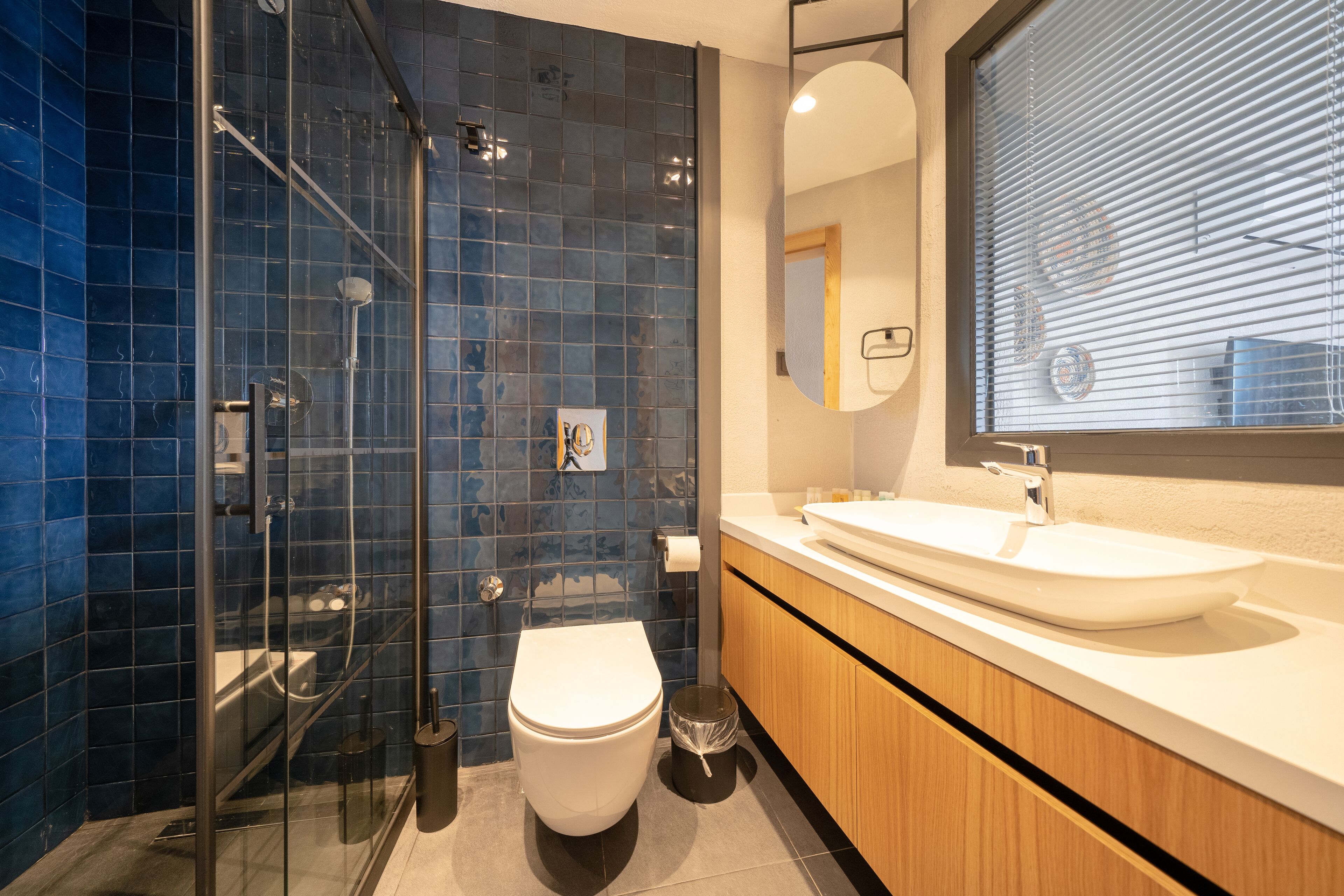 Reddoors Suites