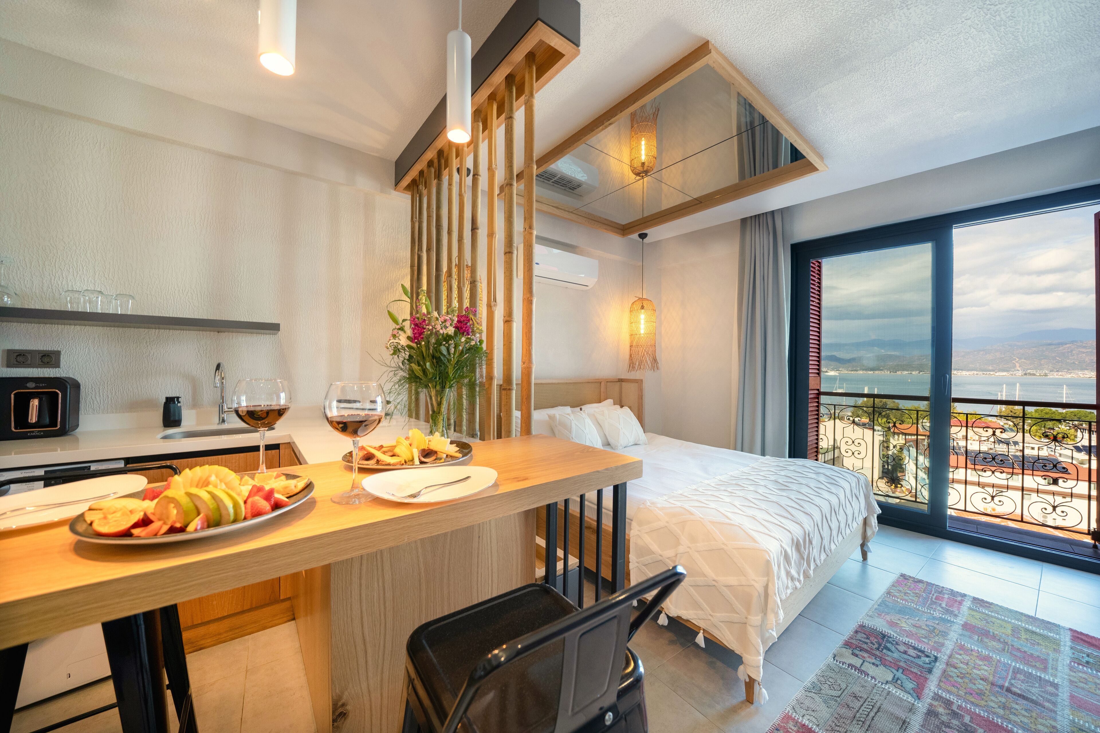 Reddoors Suites