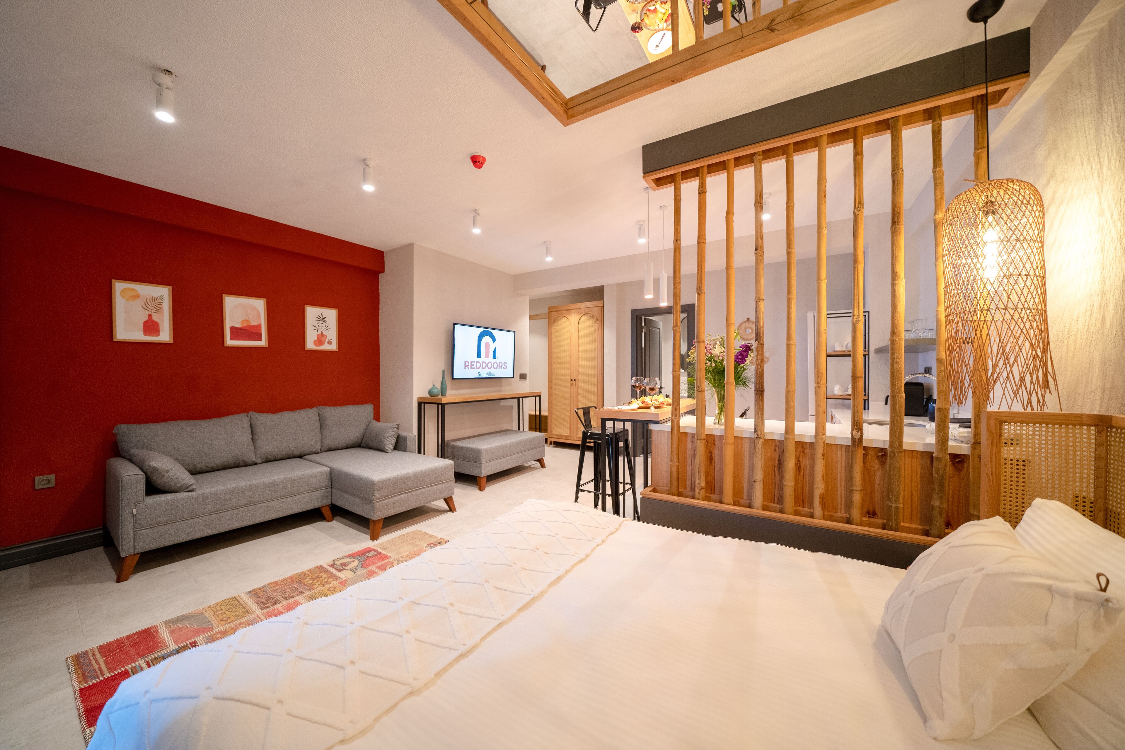 Reddoors Suites