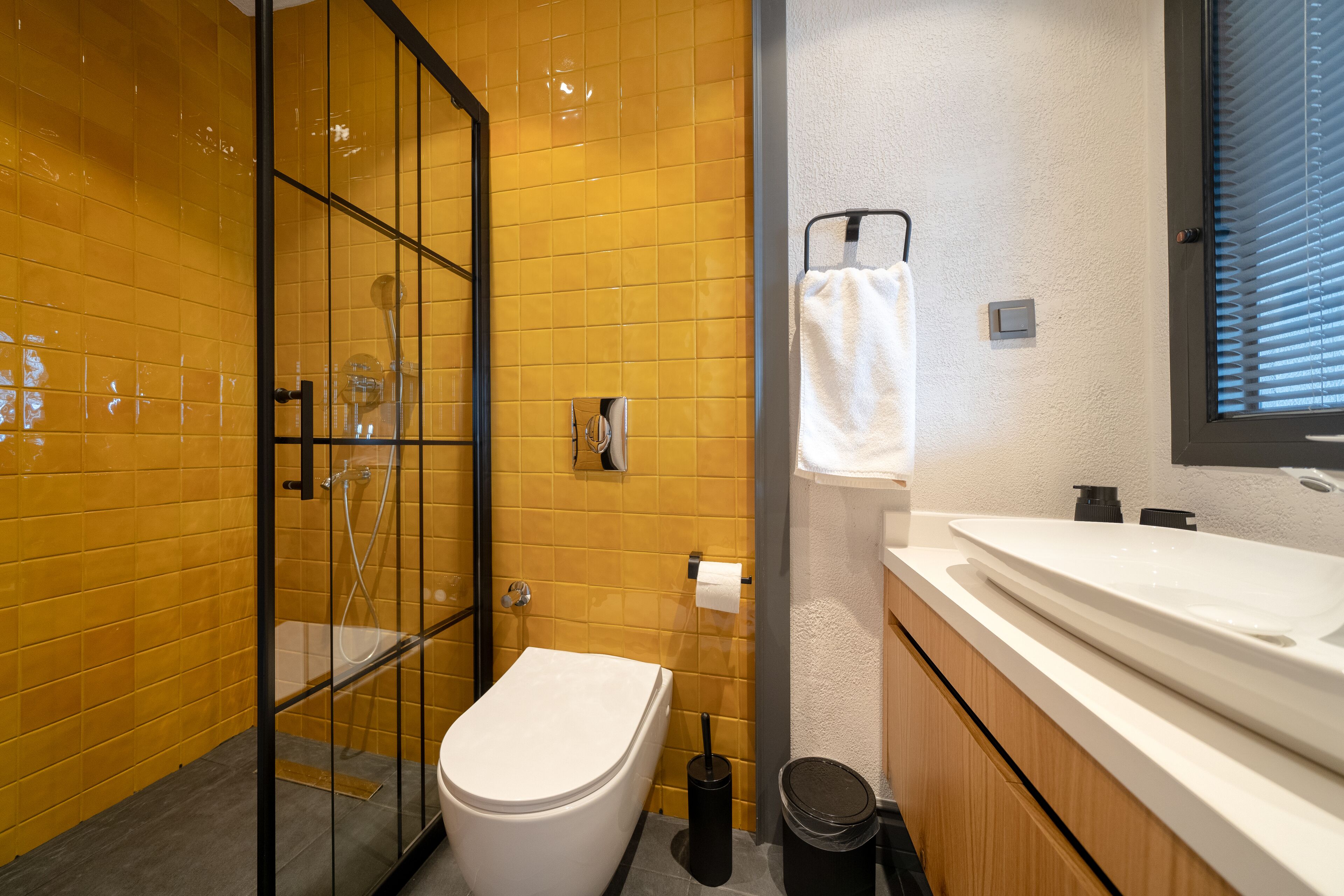 Reddoors Suites