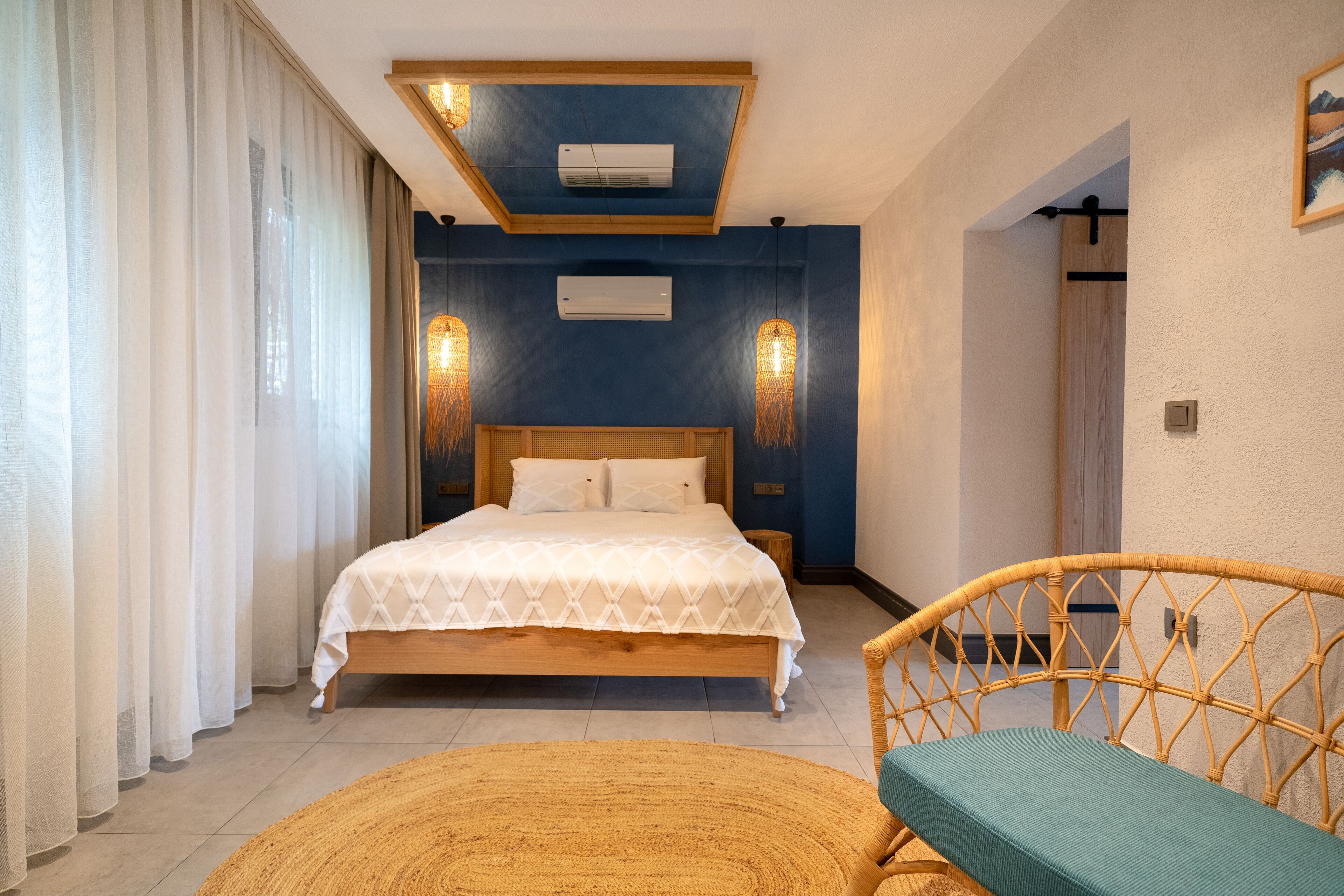 Reddoors Suites