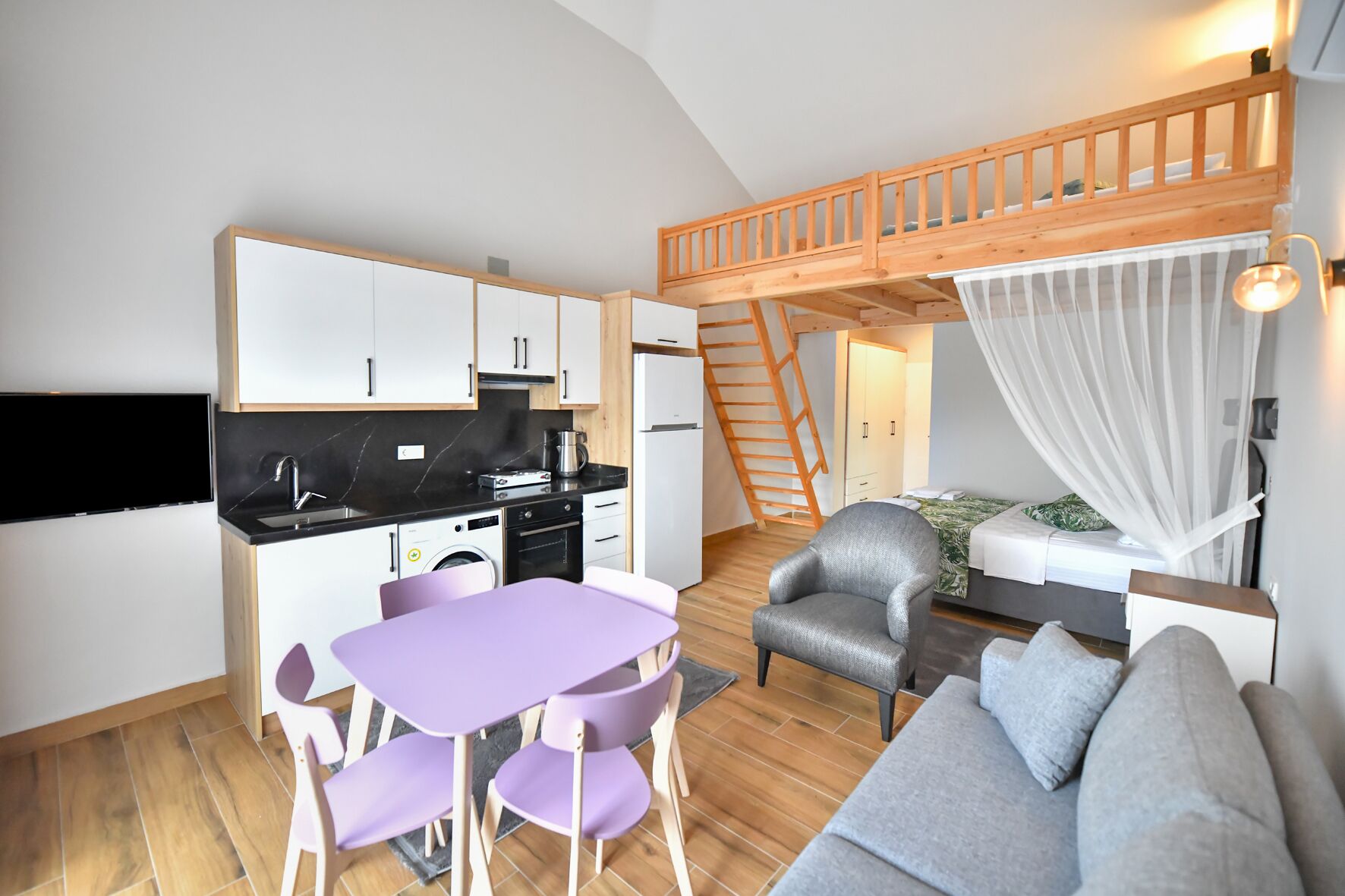 Red Moon Suites