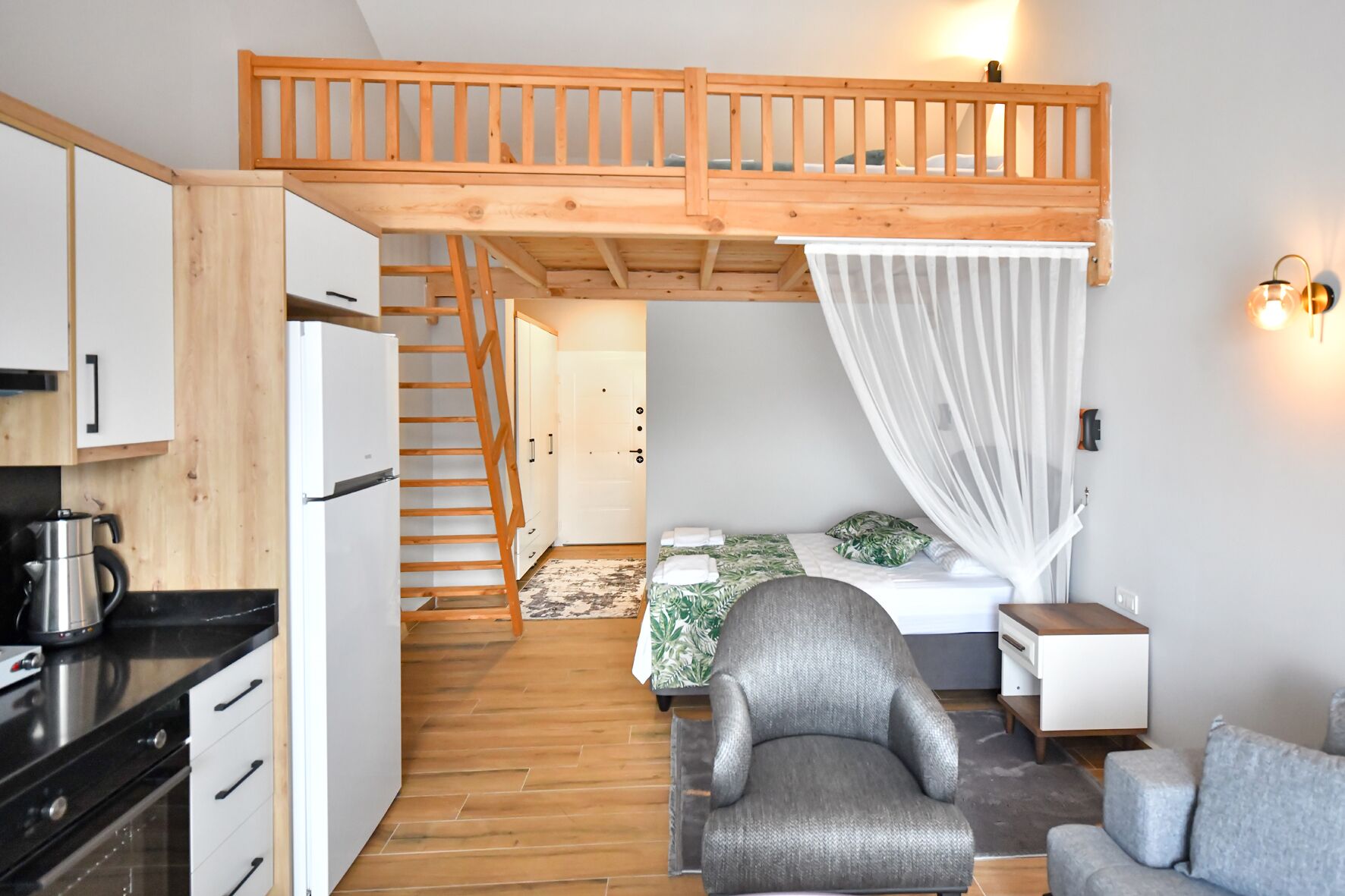Red Moon Suites