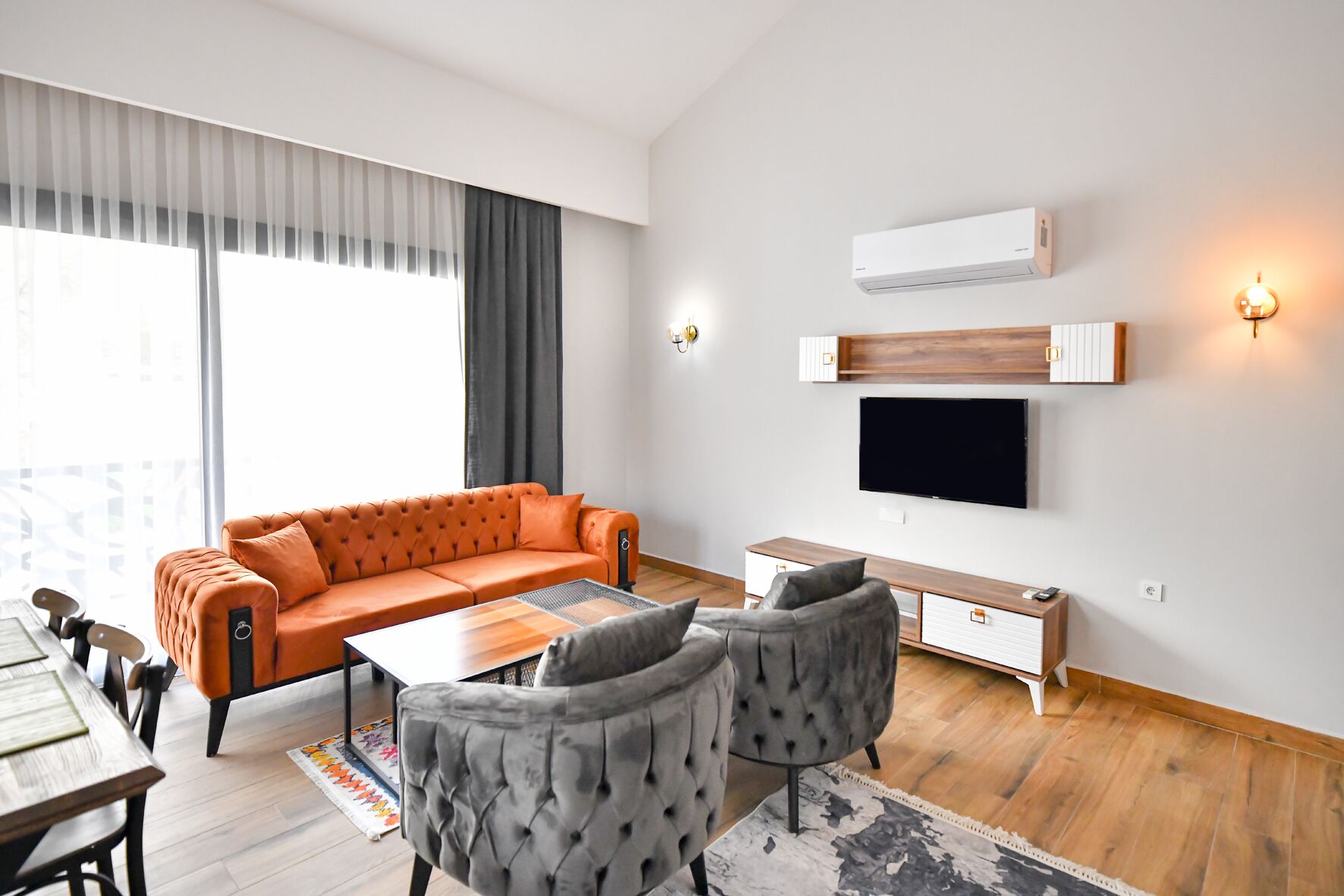 Red Moon Suites