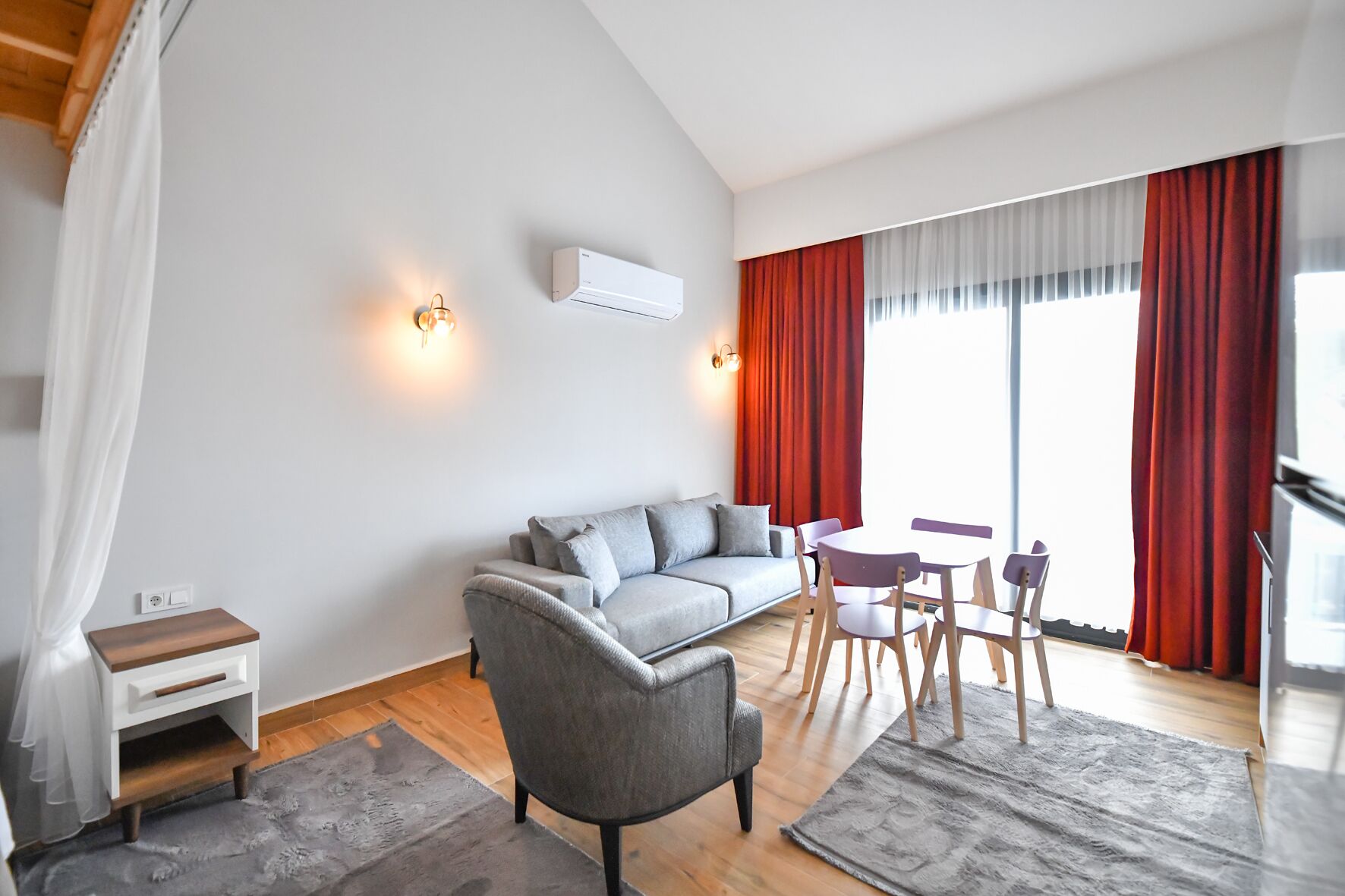 Red Moon Suites