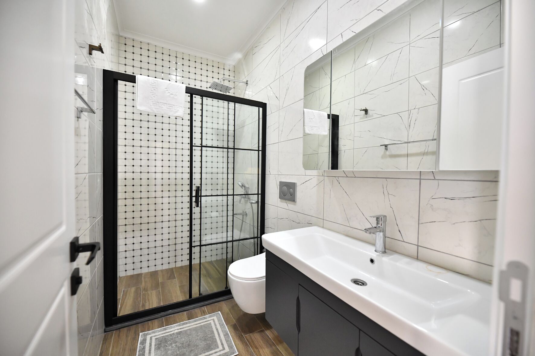 Red Moon Suites